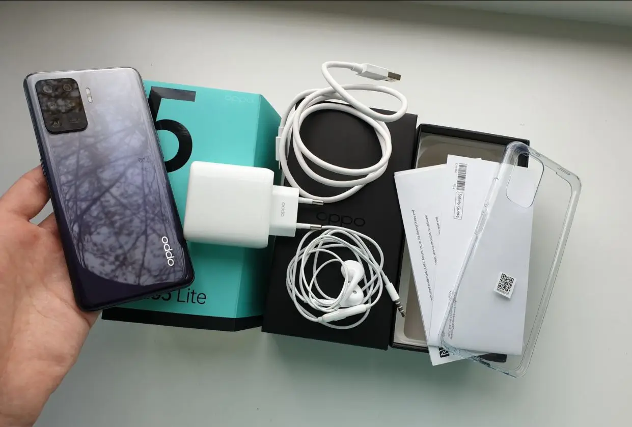 Смартфон OPPO Reno 5 Lite 128ГБ черный 8x2.2ГГц 2ГГц 8Гб AMOLED 2400x1080 камера 48+8+2+2Мп NFC |
