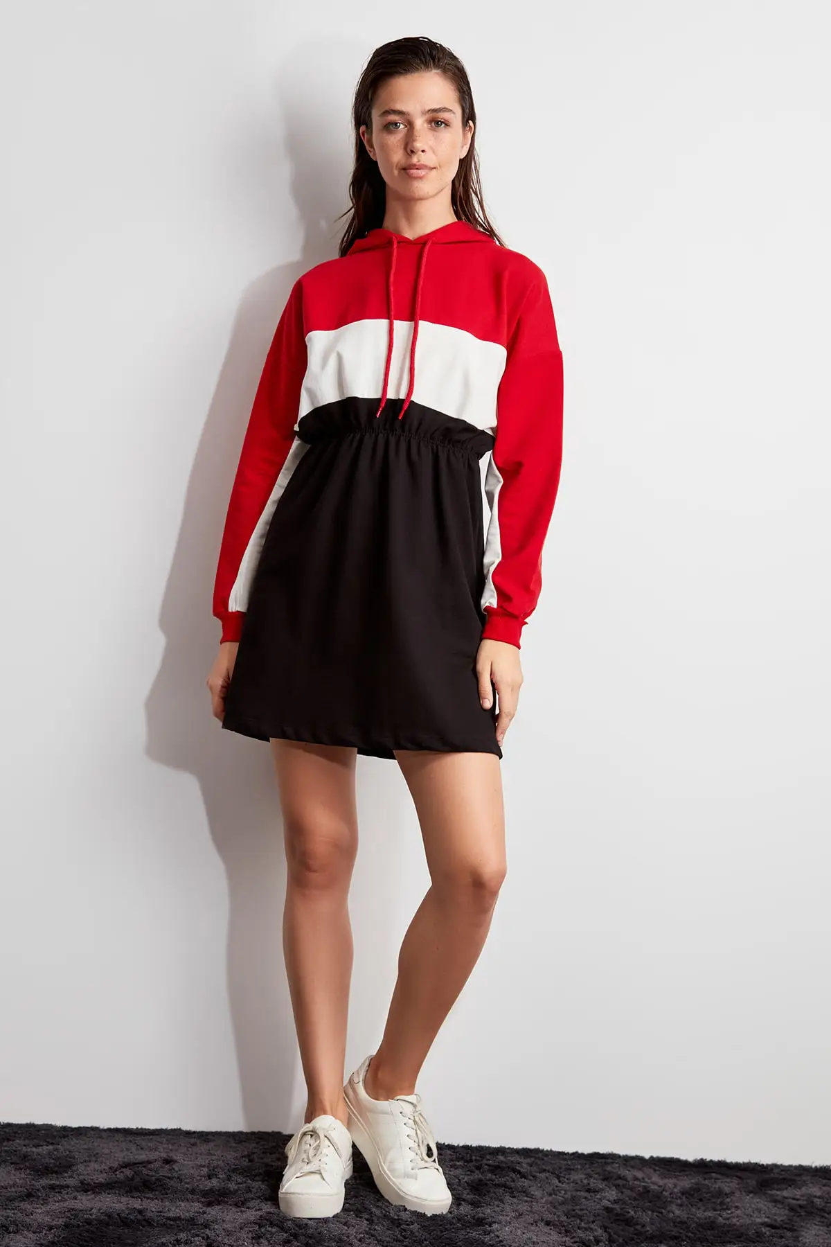 Trendyol трикотажное платье с капюшоном TWOAW20EL2167|Женские платья| |