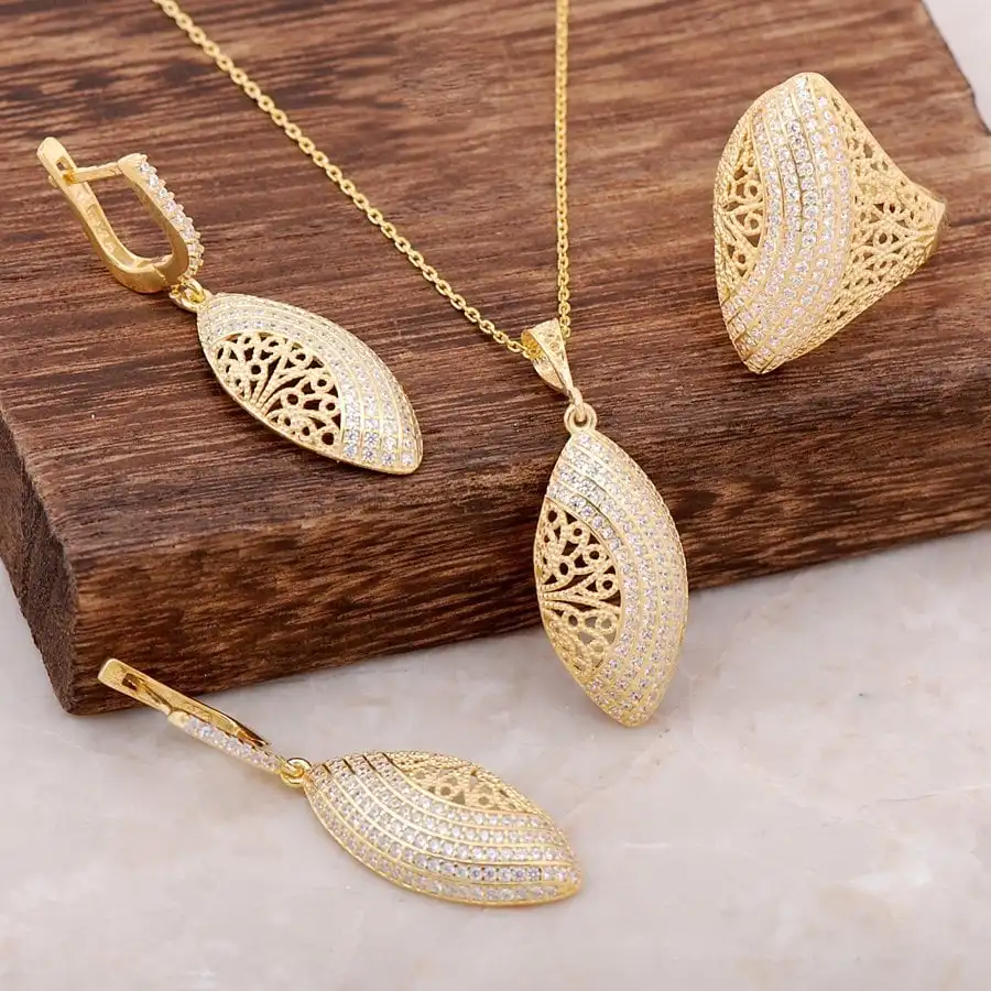 

Gold Gilt Filigree Embroidered Design Silver Set 1901Hand Made Silver Jewellery Set