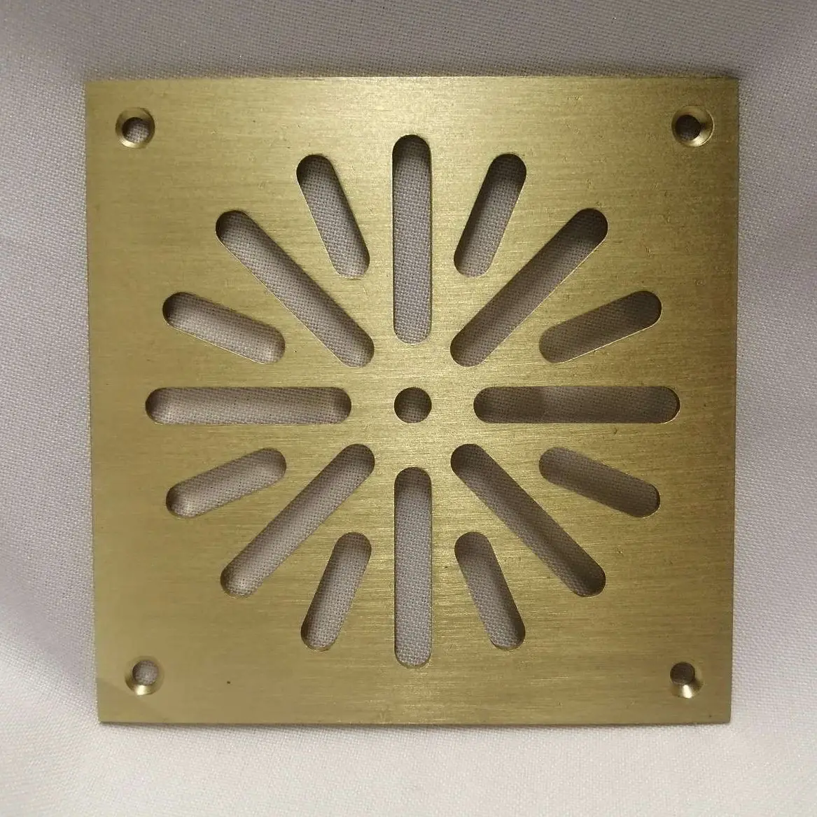 Вентиляционная решетка для паркета