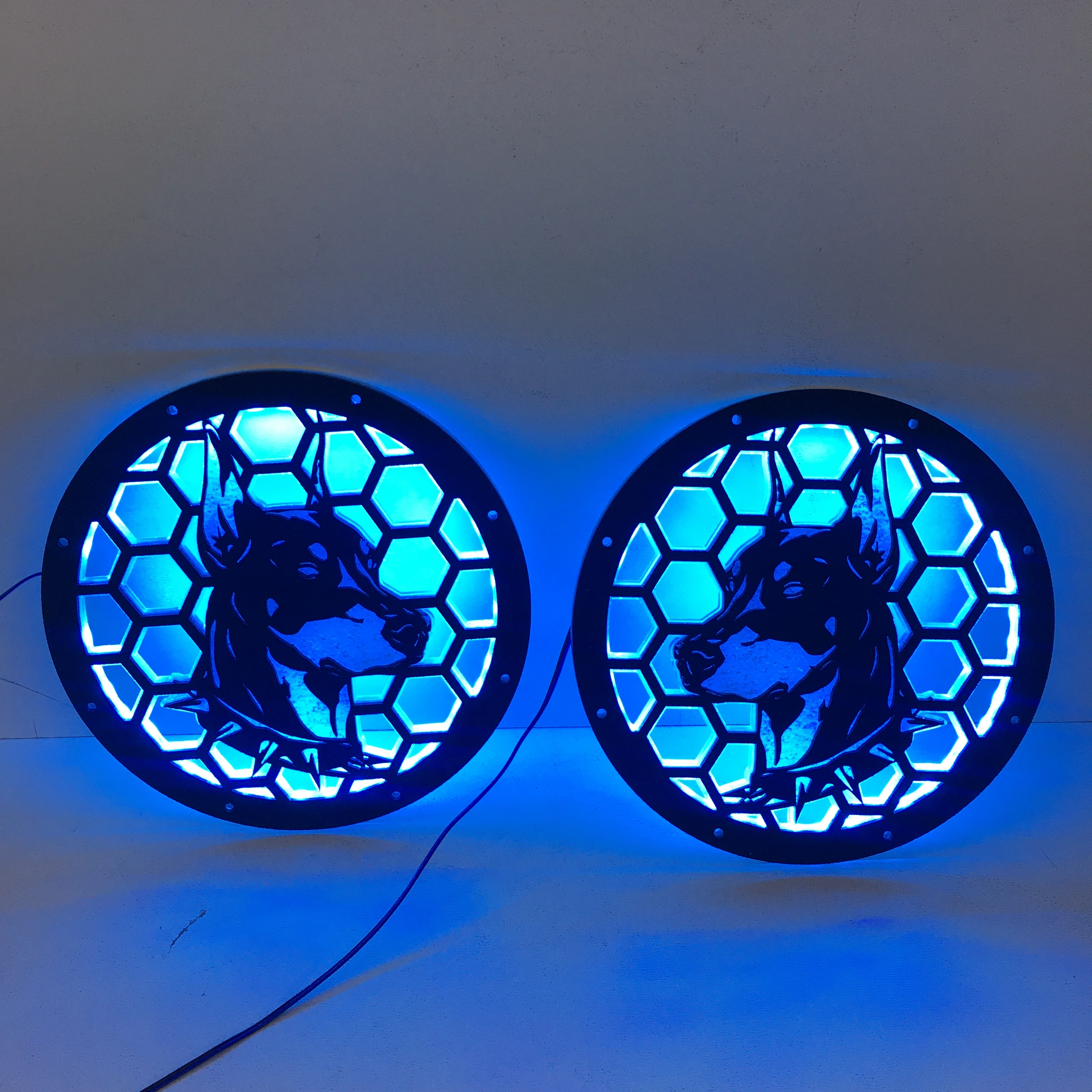 Led подсветка динамиков. сетки для динамиков с подсветкой. автомобильные колонки с подсветкой. подсветка динамиков в авто. динамики с подсветкой.