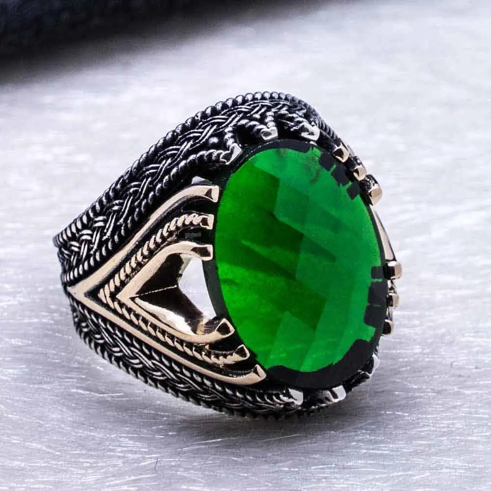 Женское серебряное кольцо с зеленым цирконием | Украшения и аксессуары