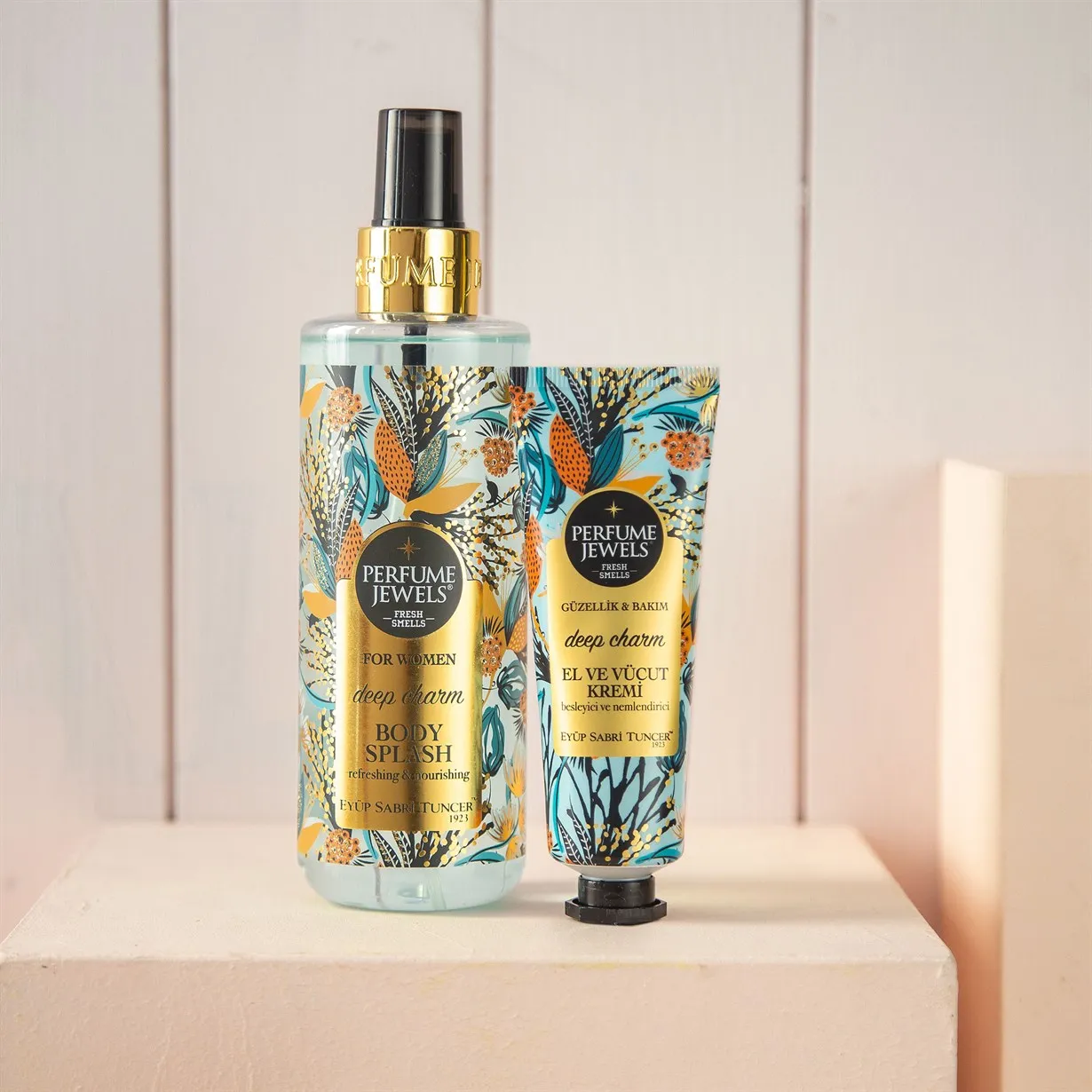 

STUNNING WITH ITS WONDERFUL SMELL Deep Charm 250 ml Body Spray FREE SHİPPİNG
