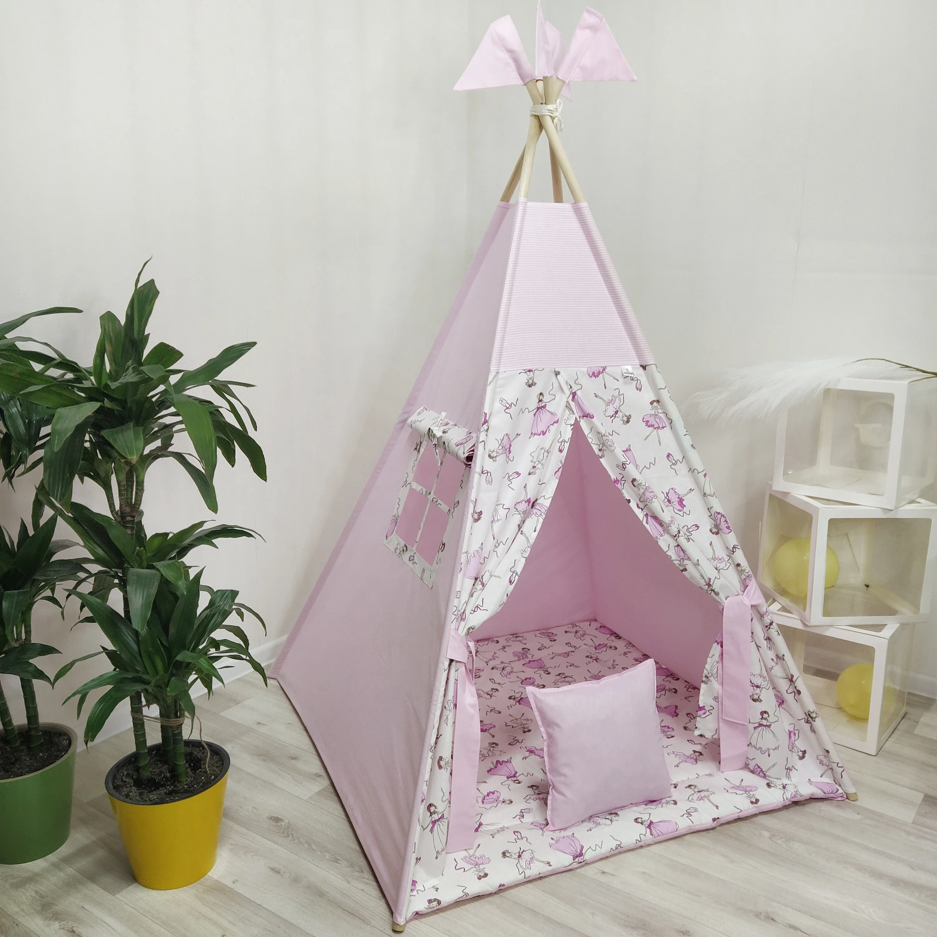 Вигвам РБ-серый с окном ковриком плоским подушкой и опорами | Игрушки хобби