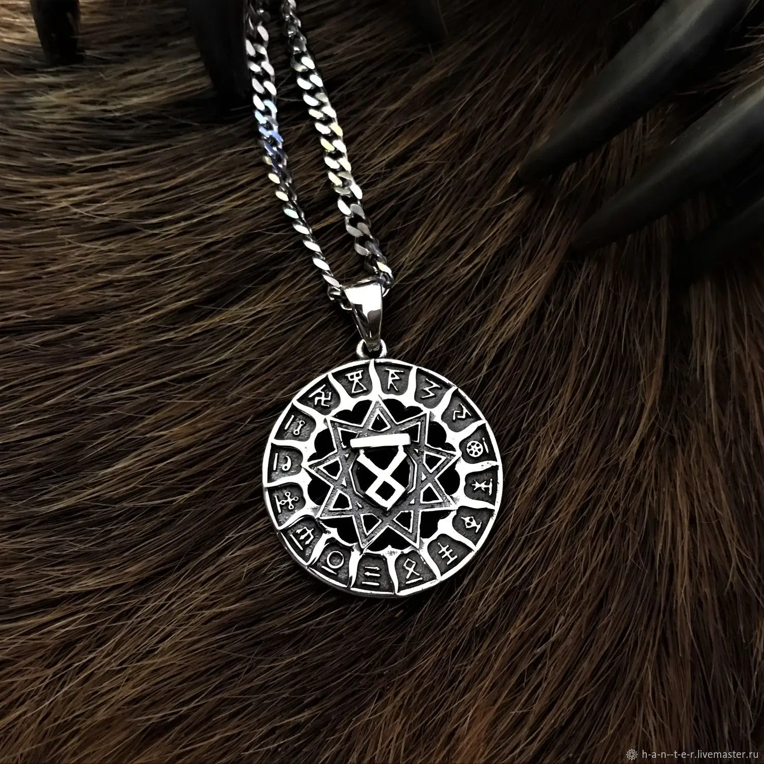 Славянский оберег &quotЧертог Волка в Сварожьем круге&quot Серебро 925 пр. Чернение.