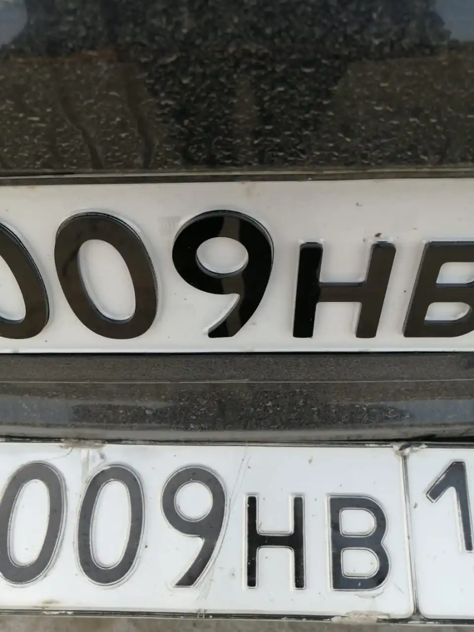 наклейки на номера авто от камер. номера машин с буквой d. плёнка на номера от камер. наклейки на гос номер. наклейка на номер от камер.