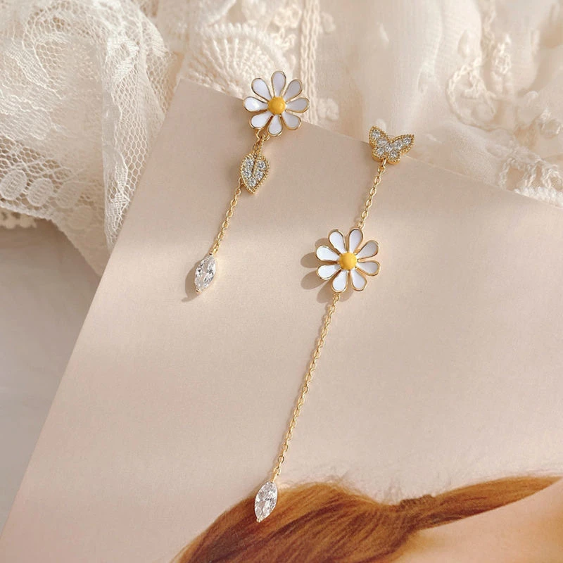 

2022 New Korean Style Long Daisy Flower Earrings For Women Asymmetrical Delicate Flower Style Earring Girls Sweet Jewelry Gift