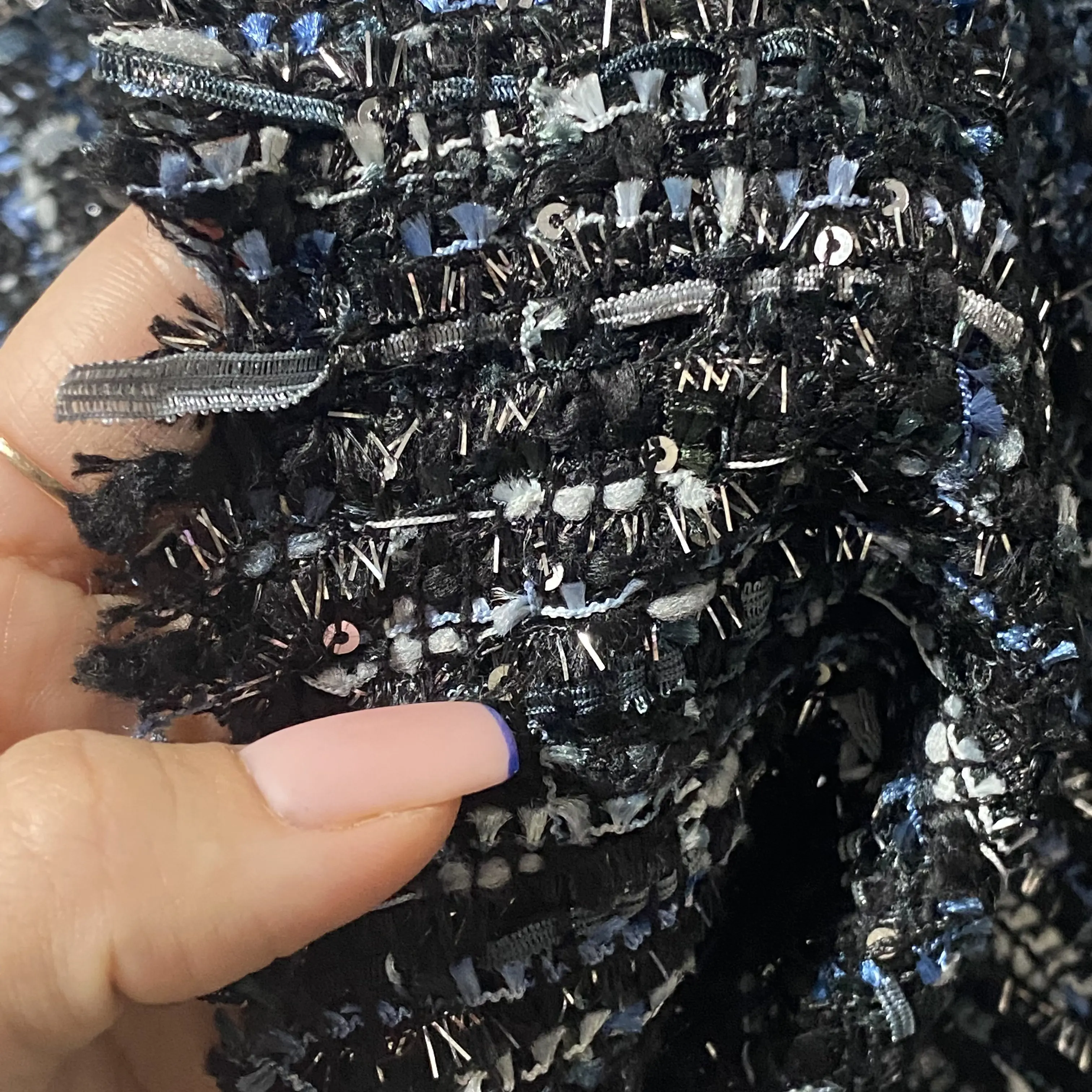 ткань для шитья юбка жакет костюмная &quotшанель&quot блестит пайетки серебристая