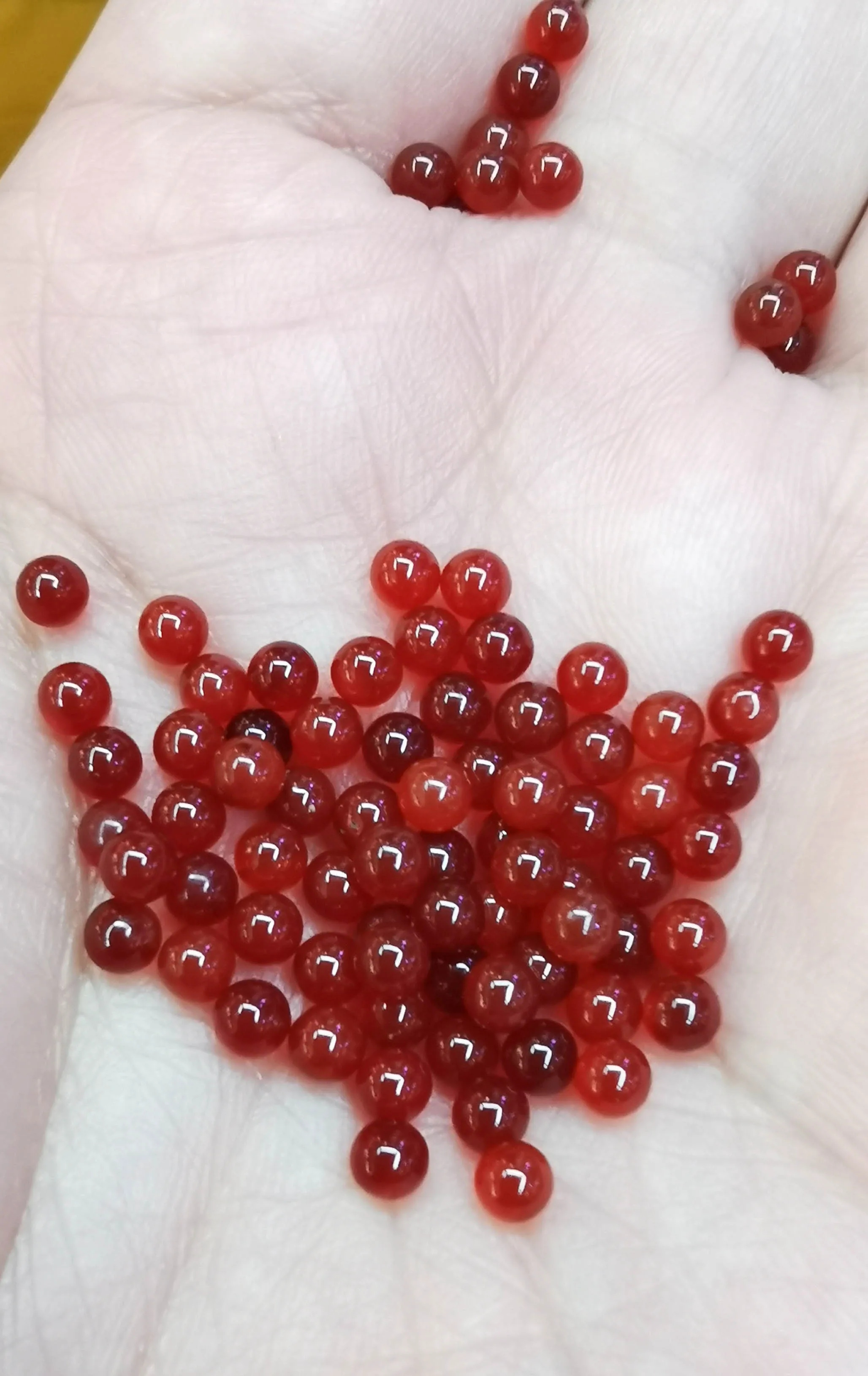 Круглые свободные шарики из Натурального Красного Оникса 3 мм без отверстий 20 шт.