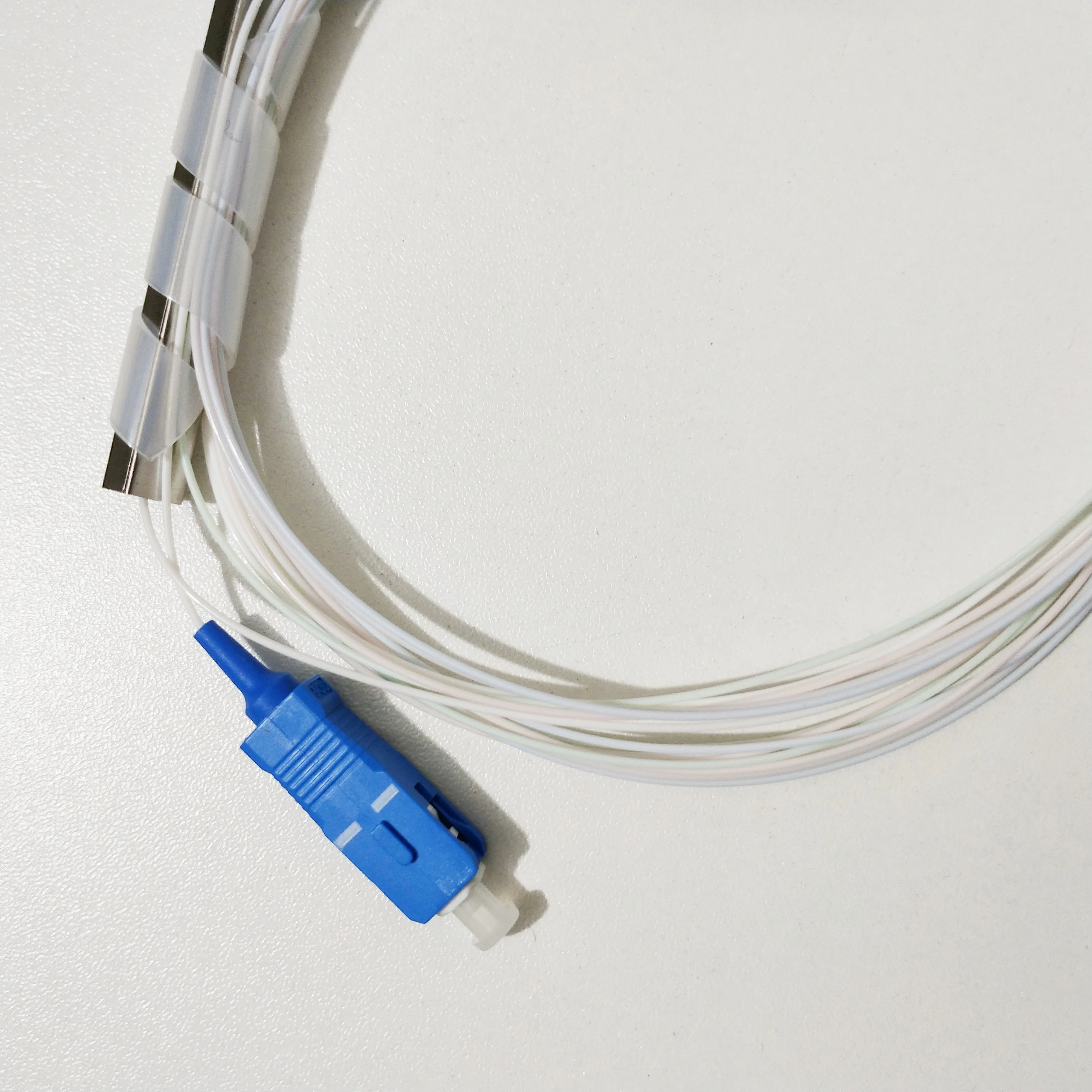 10 шт./лот SC/UPC Волоконно оптический ПЛК сплиттер SC 1X4 мини стальная трубка Тип 1x4 0 9