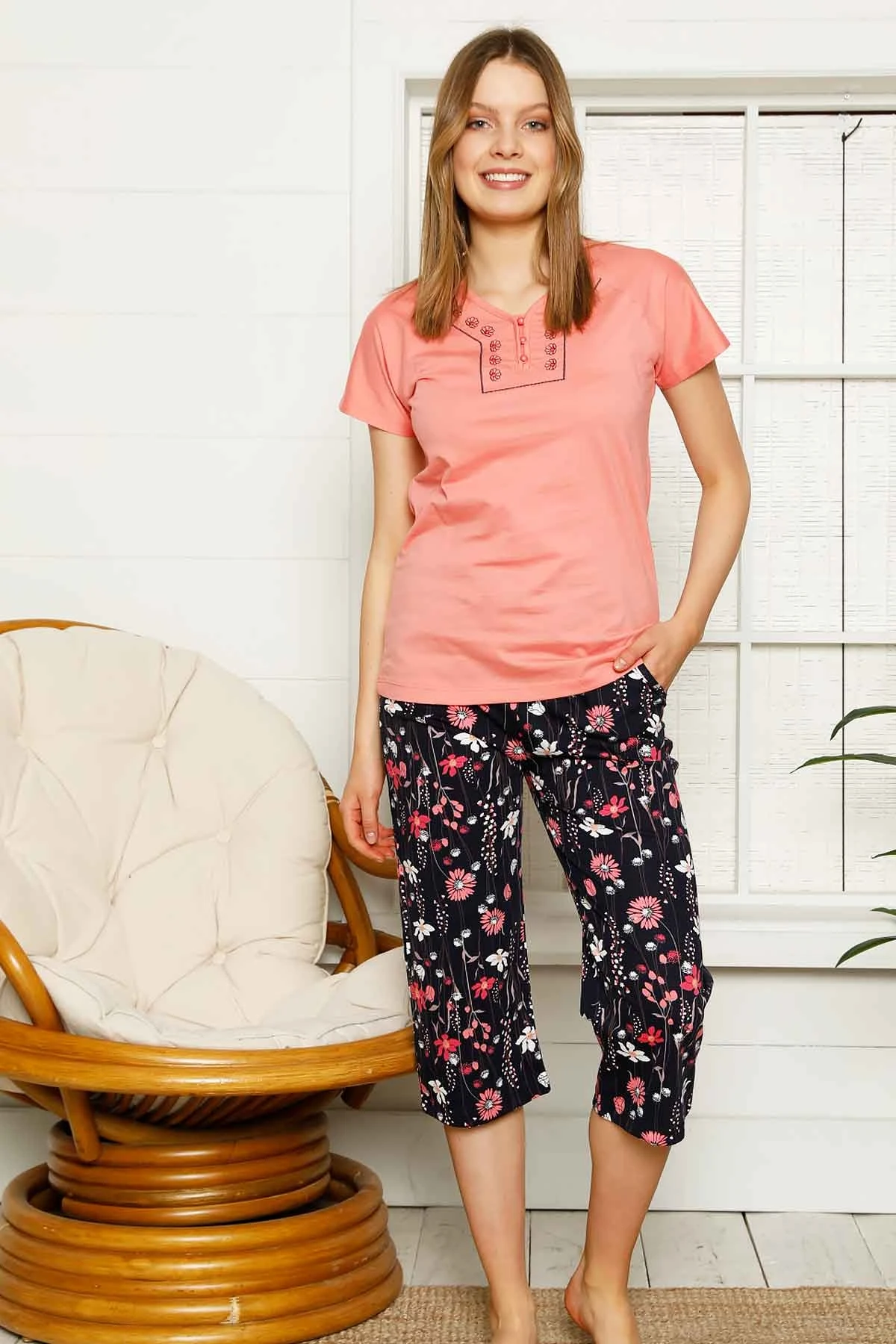 

Women's pajamas set short sleeve bermuda capri shorts