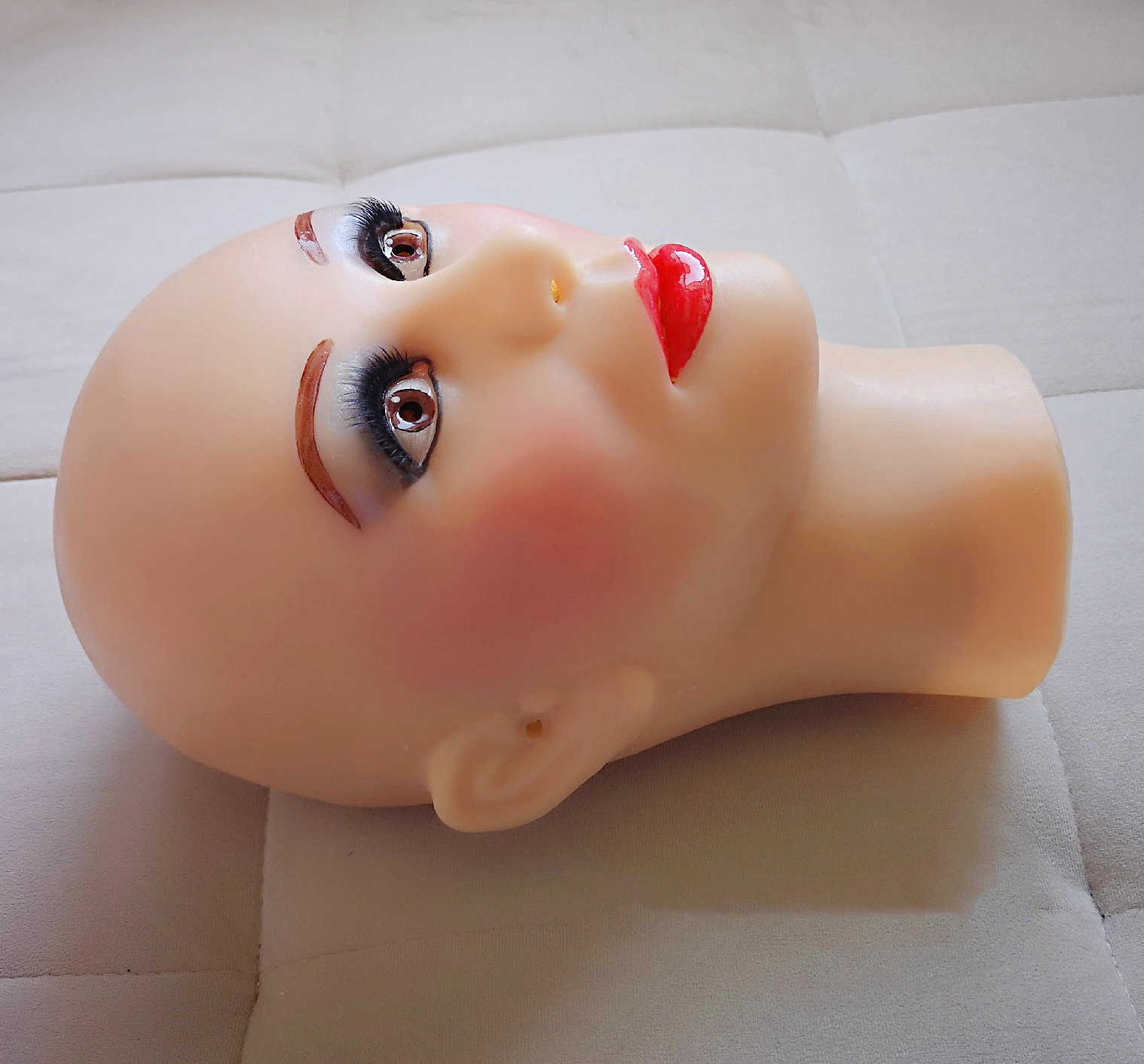 Новия Кроссдресс Полная Голова Реалистичного Силикона Сексуальная Женщина Трансгендер Мужчина в Женском Косплее Драг Квин Маска с Поддельными Глазами.