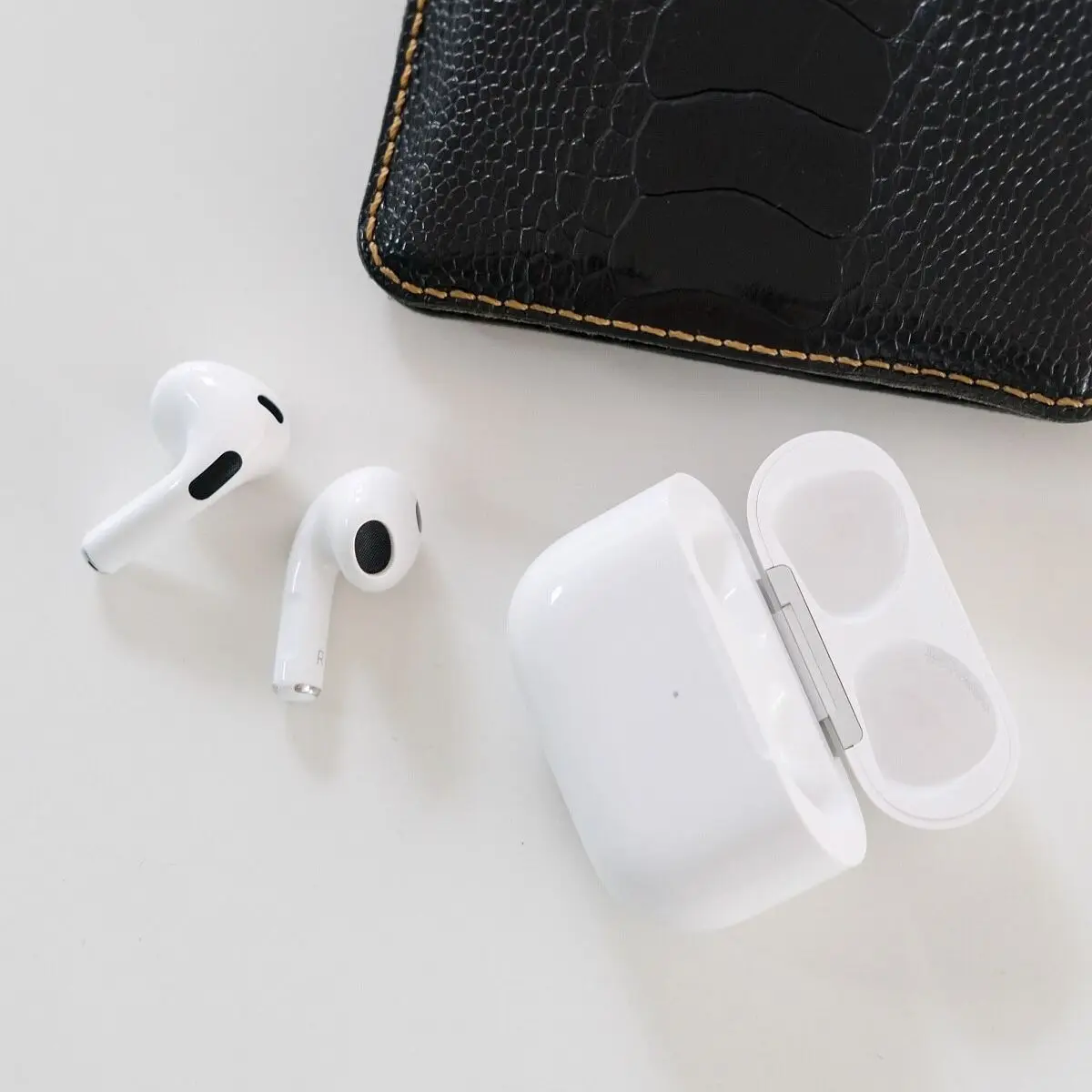 Беспроводные наушники AirPodsi 3 bluetooth гарнитура 1 в для IOS и Android аирподс |