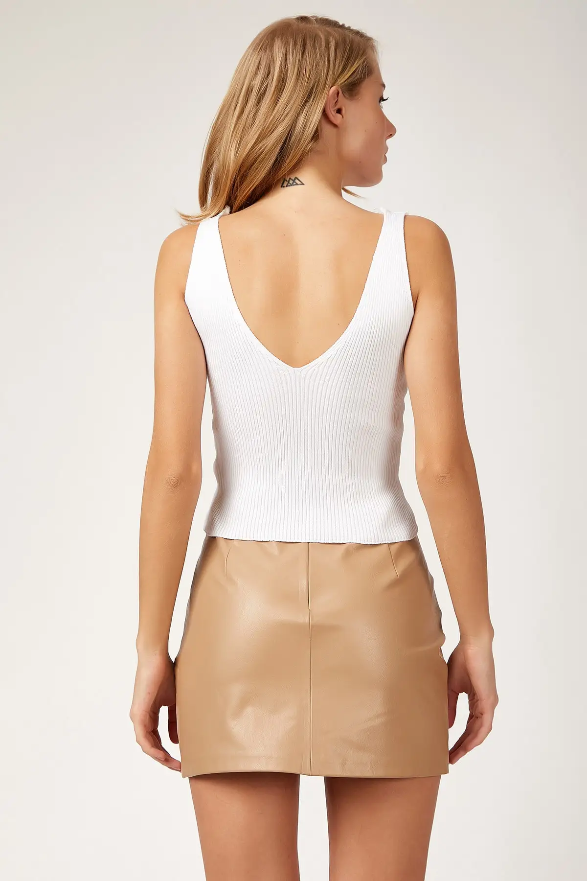 Счастья ist. Женский кружевной кроп-трикотаж Bluz EM00020 |