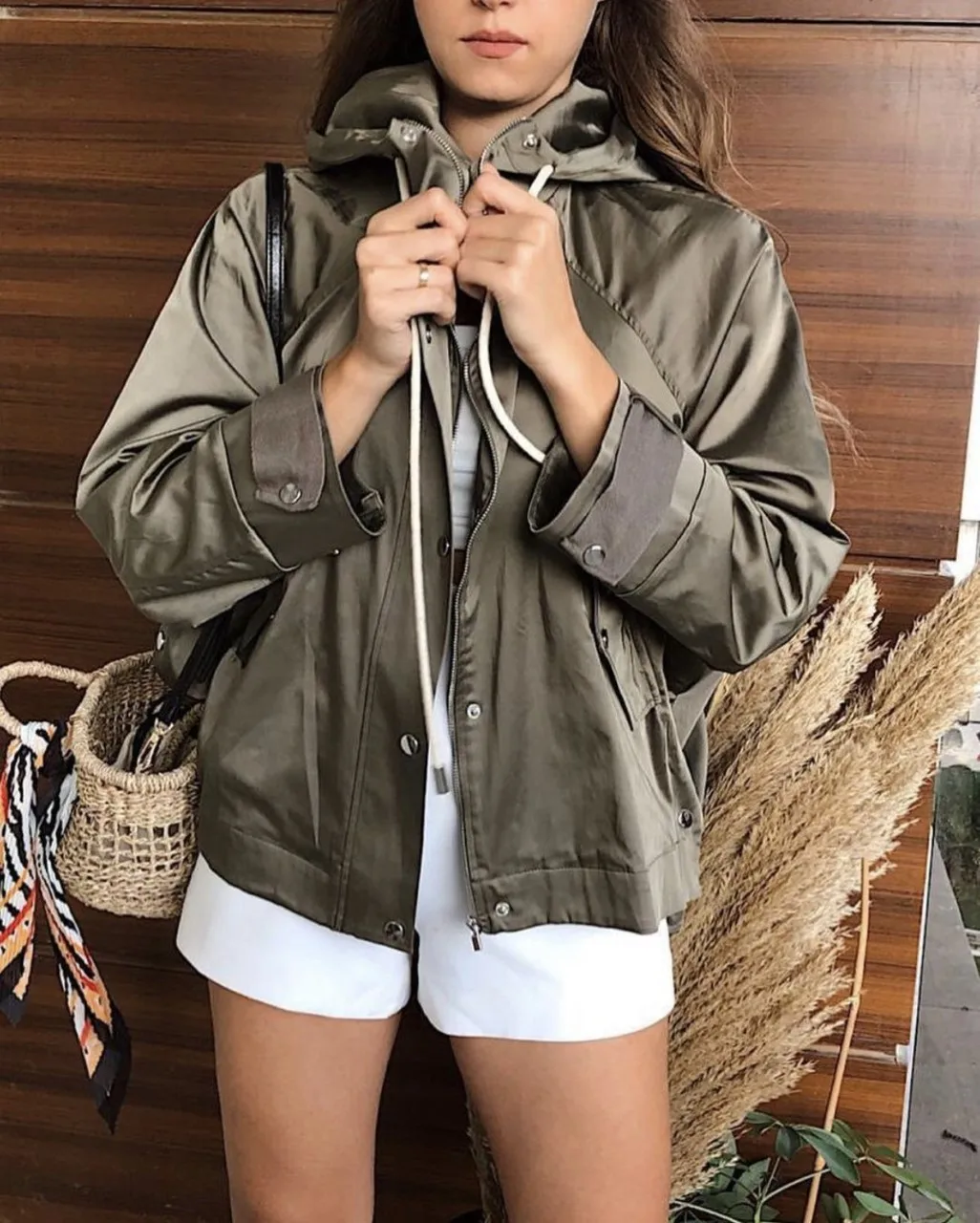 

PERFECT STYLE JACKET WITH LOW SHOULDER