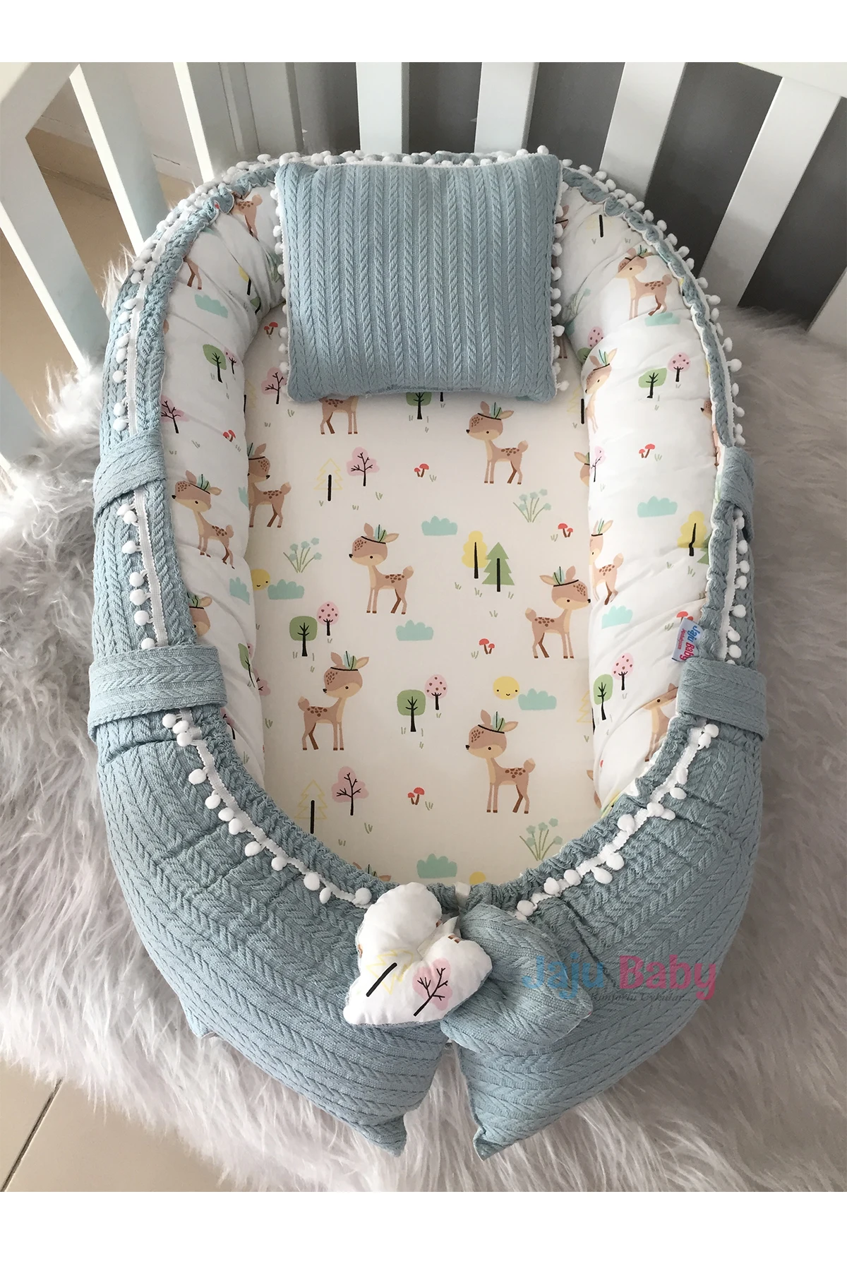 Jaju Baby Handmade Green Knitted Fabric Gazelle Design Pompom Babynest Baby Bedding Portable Crib Travel Bed Newborn Mother Side