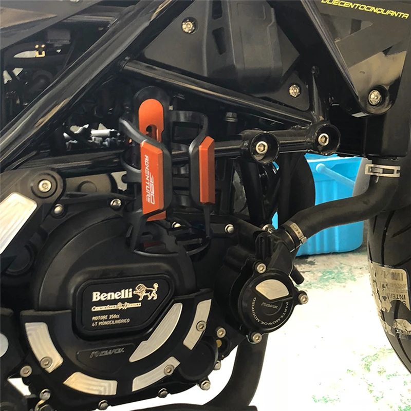 Fiyat KTM 390 Macera 390 Macera 390 ADV 2020-2021 Motosiklet Aksesuarları CNC Içecek Su şişesi İçecek Kupası Tutucu