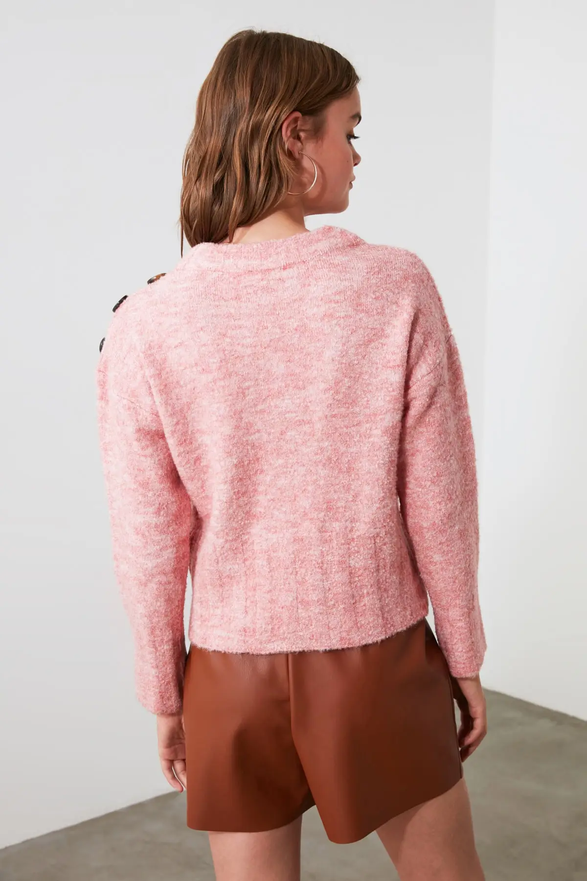 

Trendyol Button Detail Knitwear Sweater TWOAW21KZ2215
