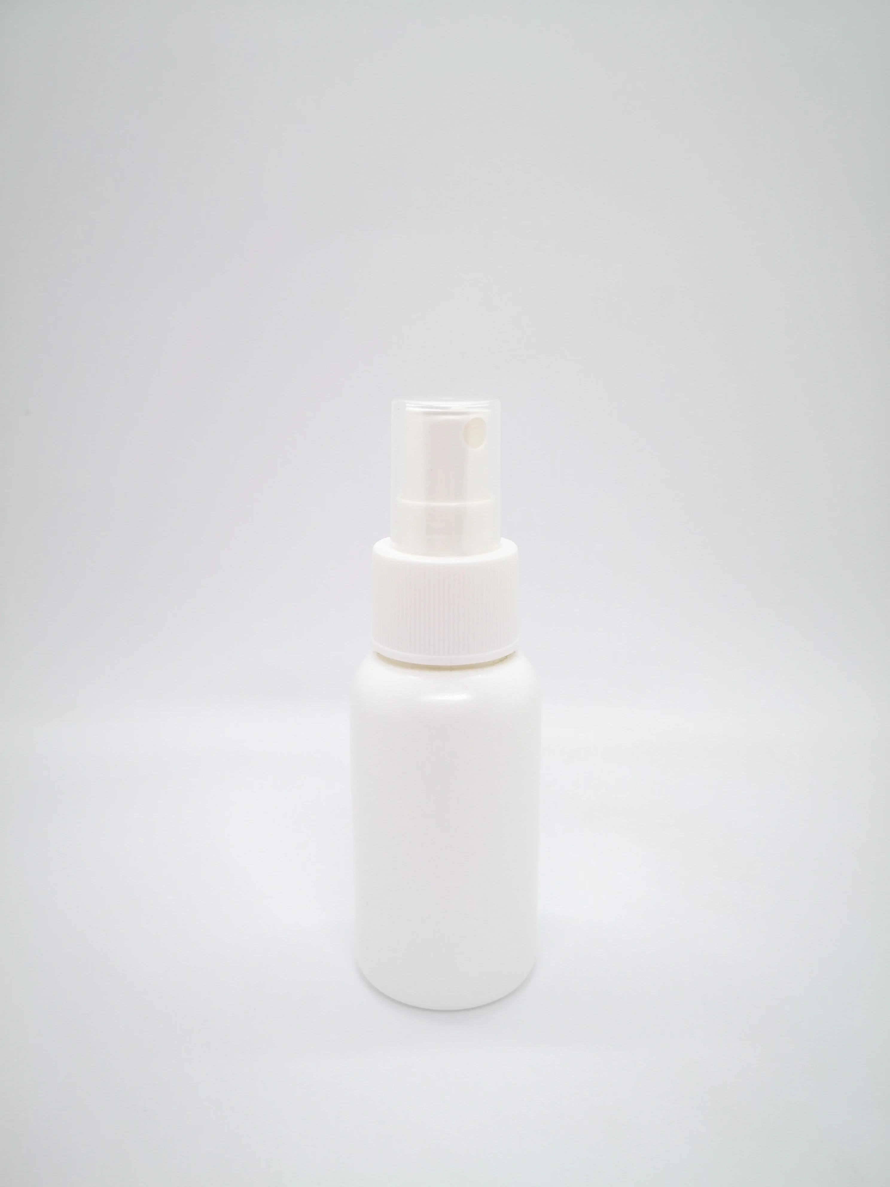 

250Pcs White Spray Hard Plastic 50ml Bottle Spray Bottles Portable Bottle Travel Container Refillable Cosmetics Container