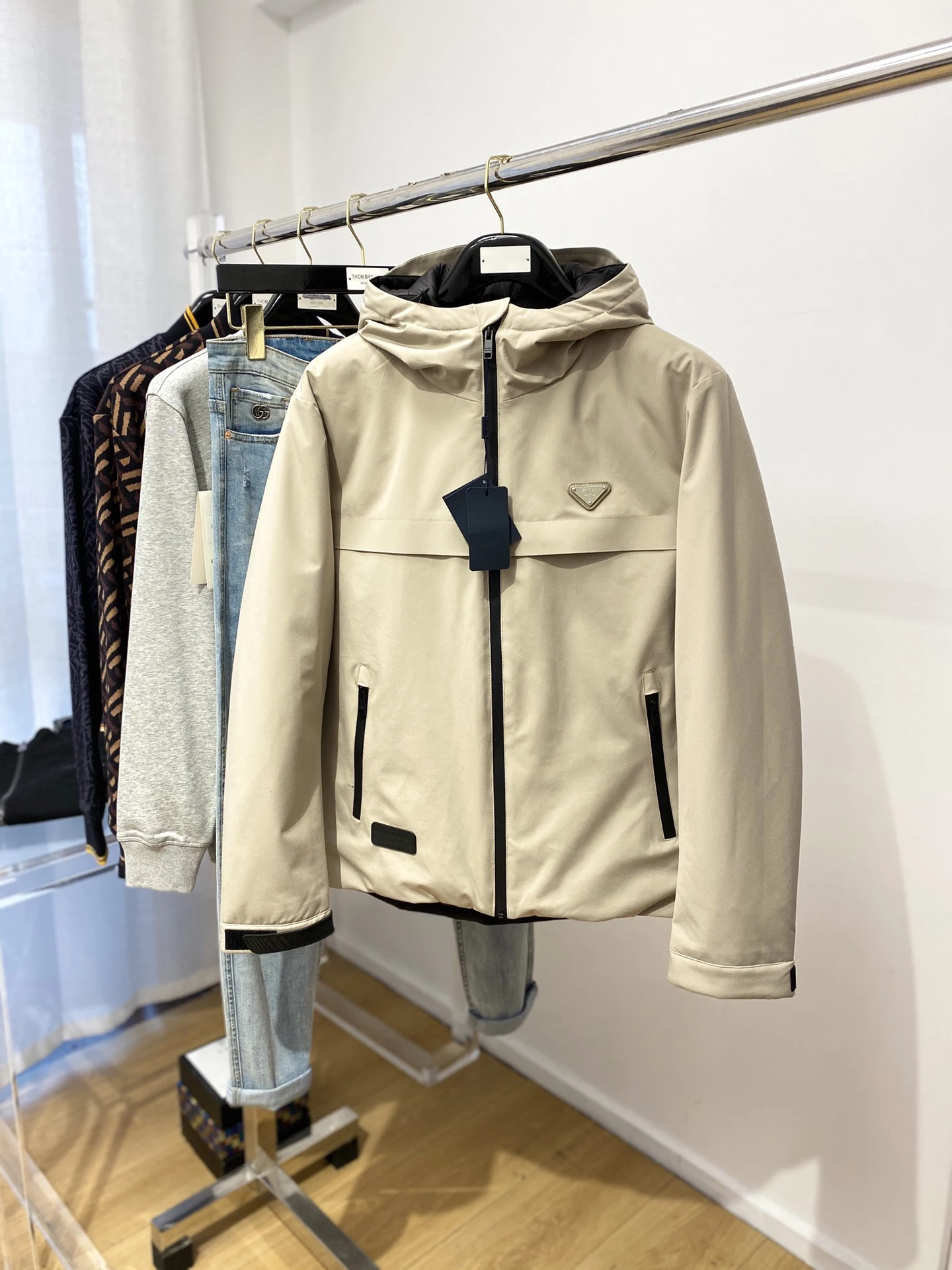 

Luxury 1:1 Men's Commuter Hooded Down Jacket Thickened Windproof Coat