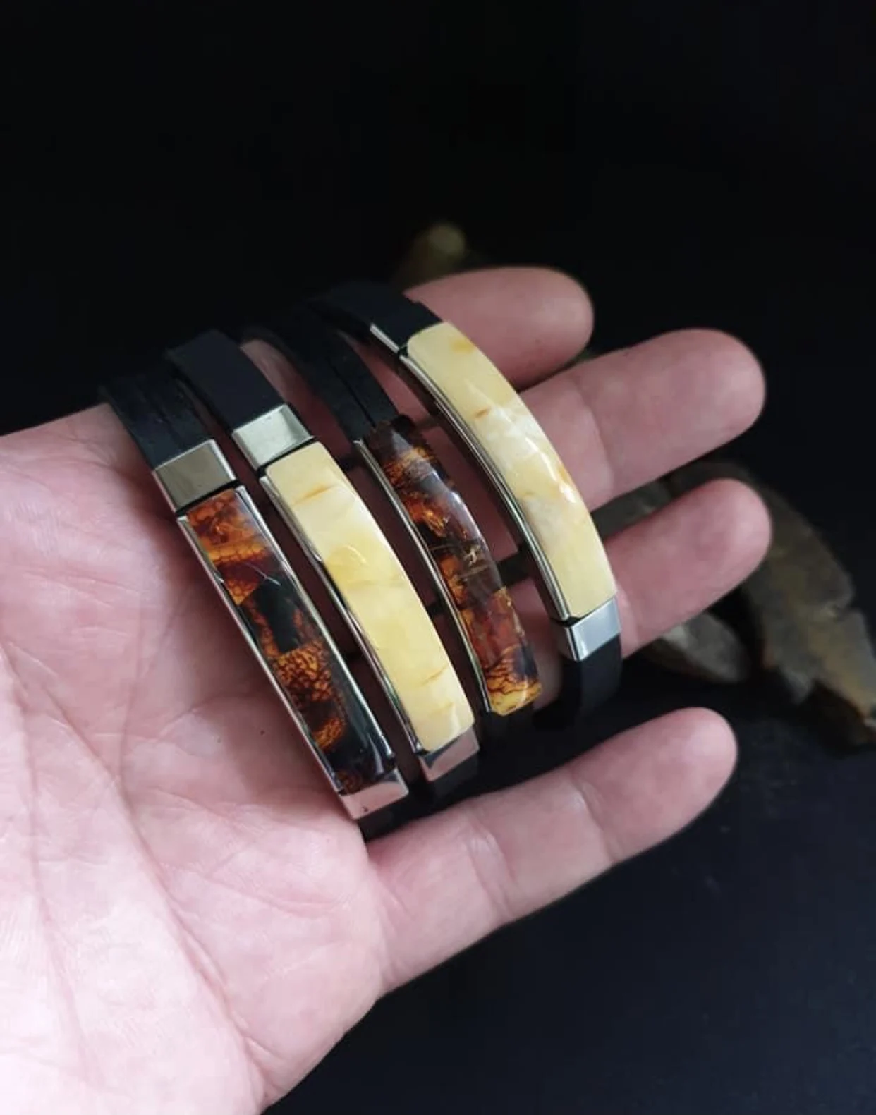 

Натуральный Балтийский янтарный браслет с кожаным ремешком для мужчин и женщин, широкие браслеты из пчелиного воска сукцинита, модные брас...