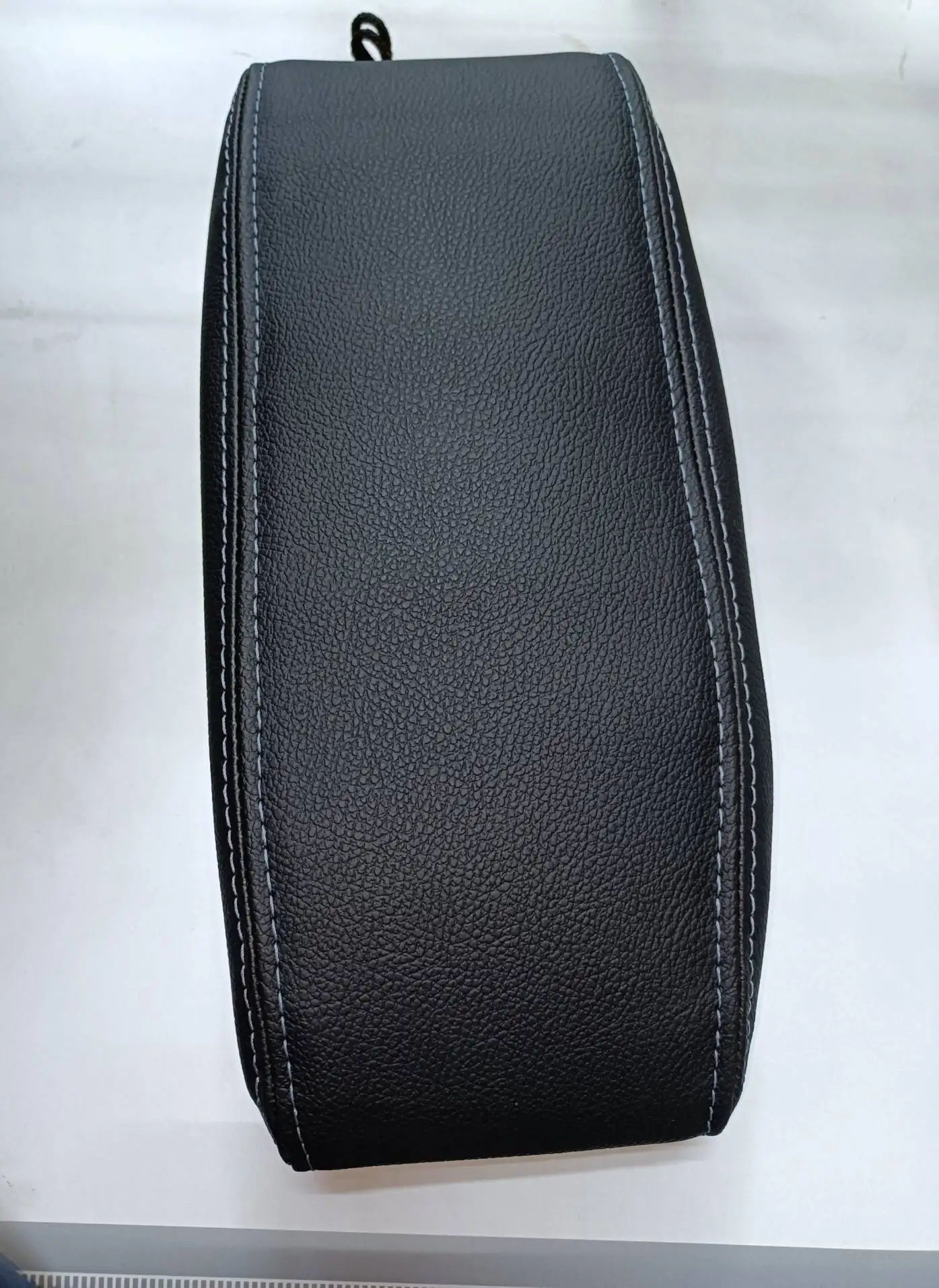 Для Lada Vesta X-Ray Cross Largus 2021 чехол на подлокотник консоль Подушка-накладка Сверху