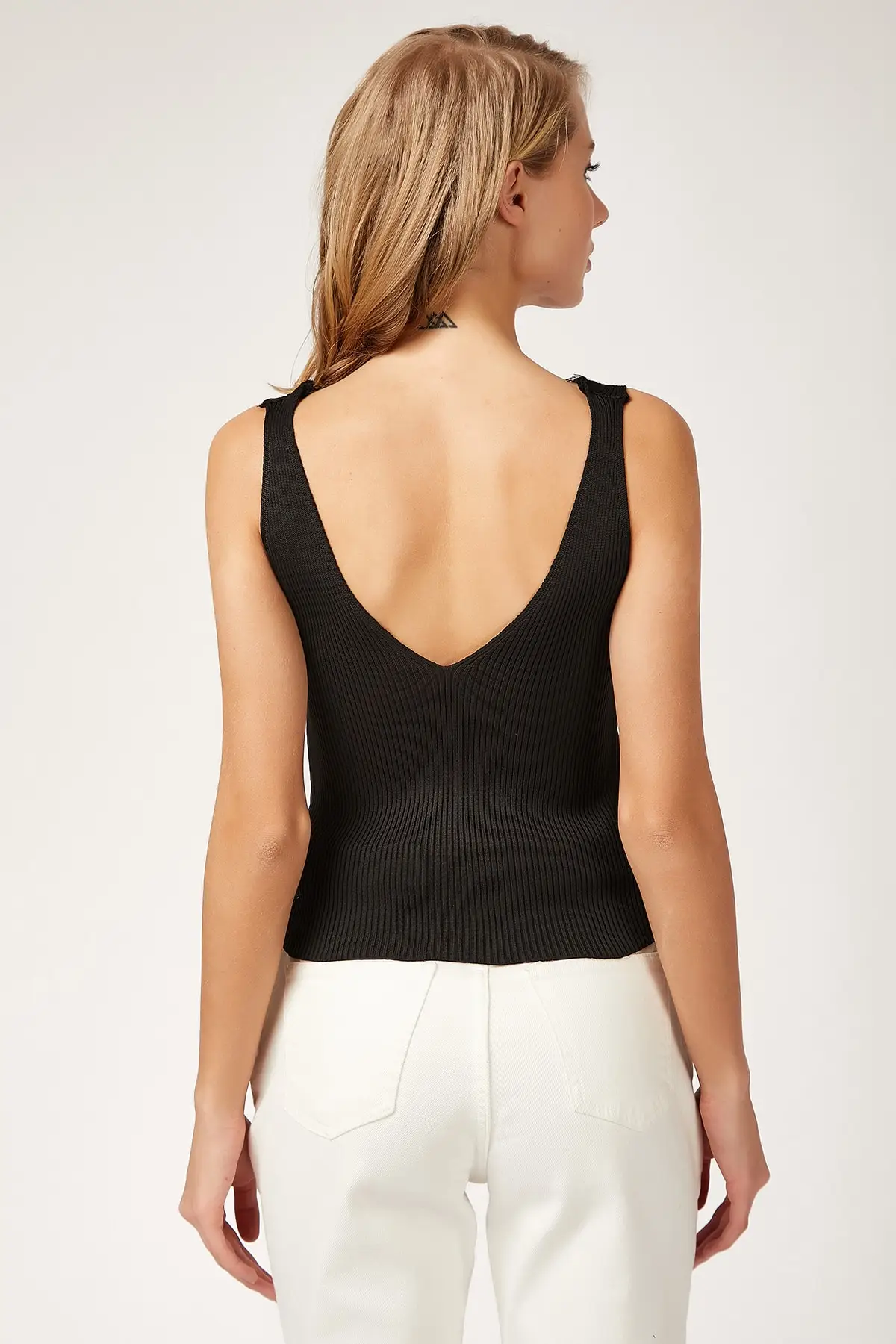 Счастья ist. Женский кружевной кроп-трикотаж Bluz EM00020 |