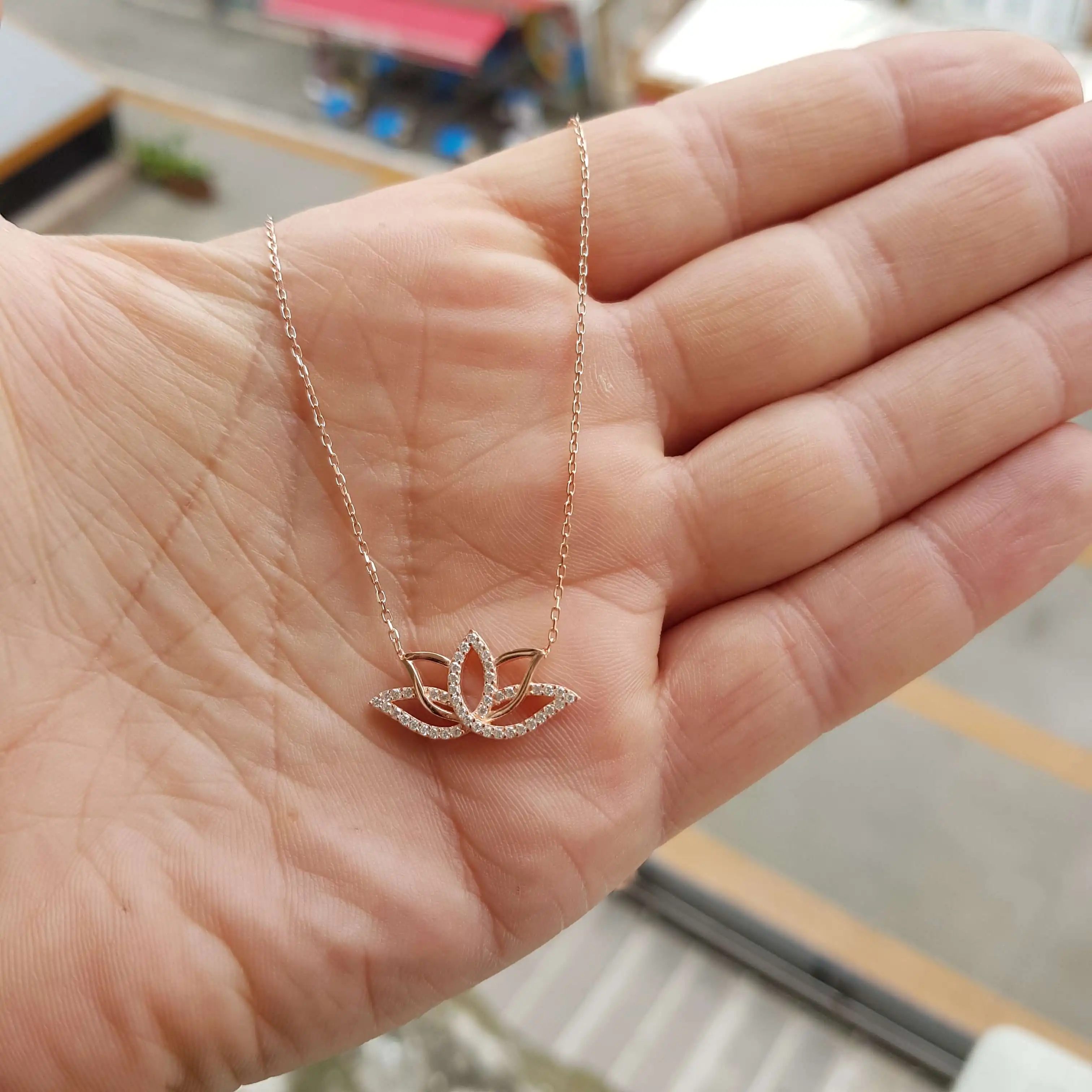 Collier en argent Sterling 925 pour femmes, pendentif de fleur de Lotus en pierre de Zircon, cadeau d'anniversaire, chaîne élégante et Cool de luxe