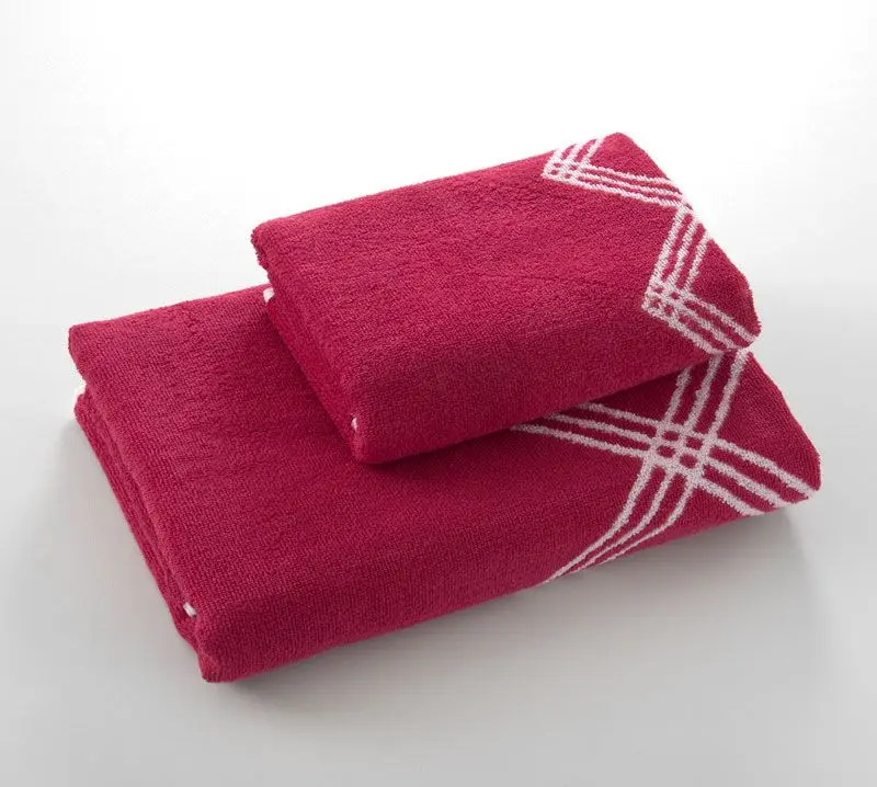 Полотенце комфорт. Дизайнерские полотенца. Рушник вишневый. Полотенце с вишней. Полотенца ДИНОТЕКС махровые ом 23-1.