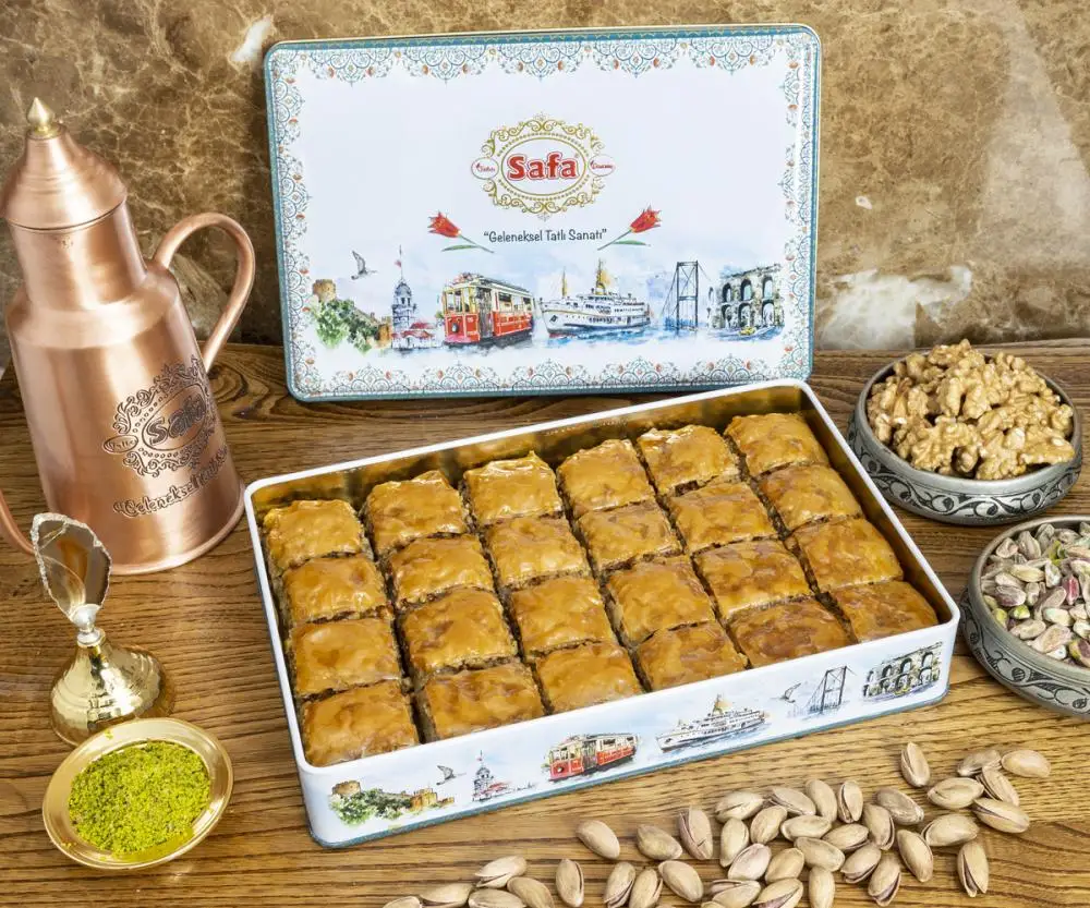 

EXCELLENT FLAVORS WITH ITS MAGNIFICENT AROMA Homemade Baklava with Walnut (Small) BAKLAVA 1000-1100 GRAMS FREE SHIPPING