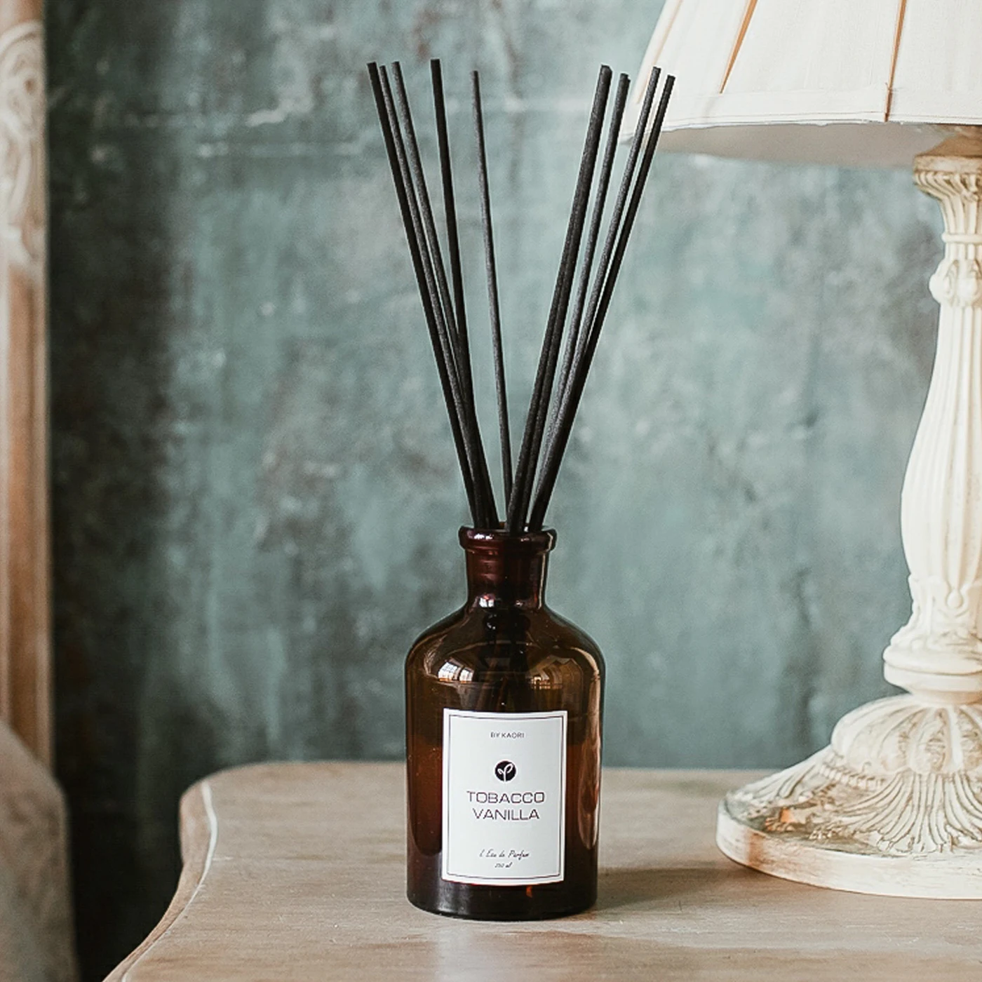 Ароматический диффузор KAORI аромат TOBACCO VANILLA (ТАБАК ВАНИЛЬ) наполнитель 100 мл / набор