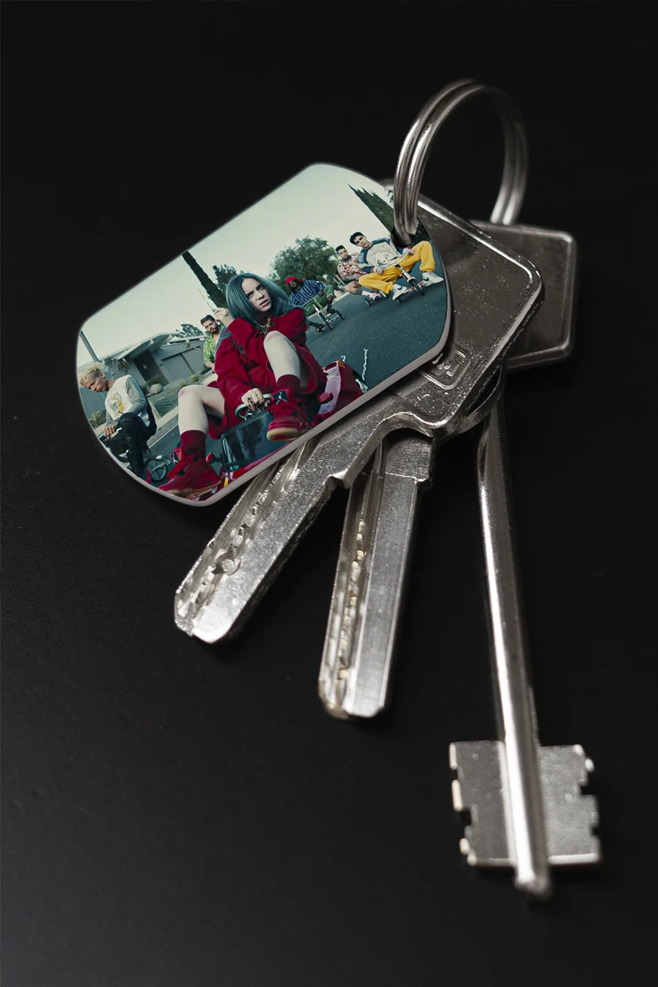 Брелок для ключей Билли Айлиш мужской женский аксессуар в виде жетона автомобиля