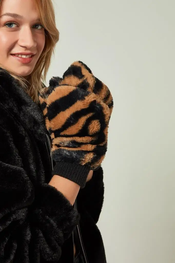 12900 меховые перчатки кофейного цвета с рисунком зебры YL|Перчатки для мальчиков| |
