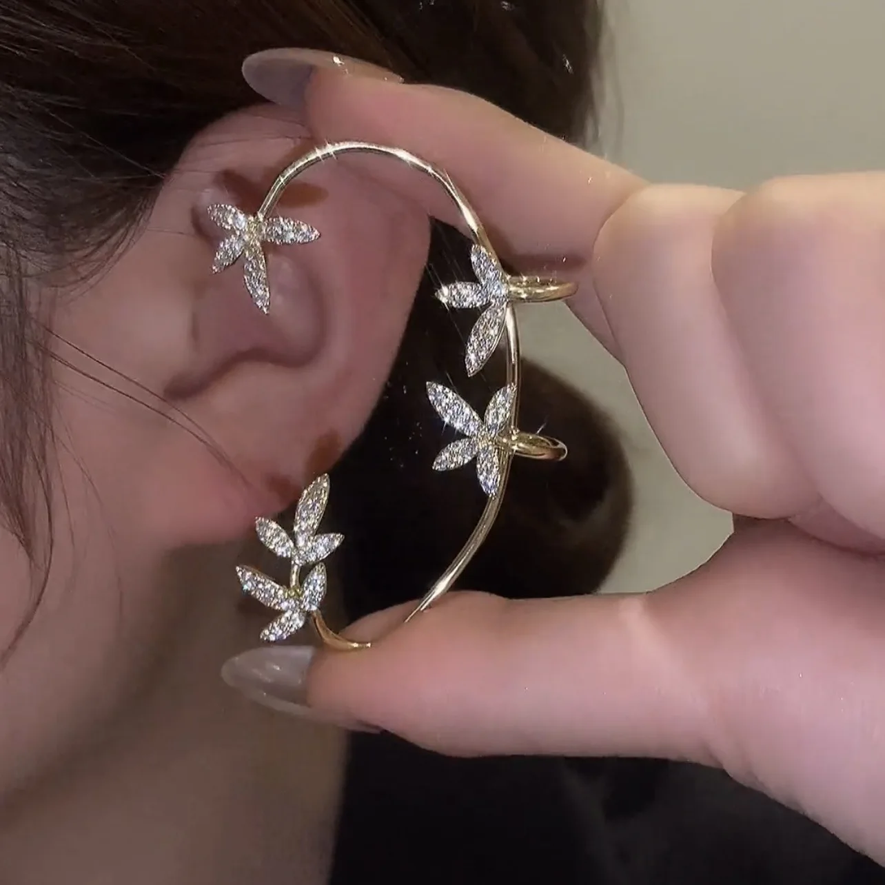 

Fashion Shining Zircon Flower Leaves Ear Clip Earrings for Women Girls Long Ear Hook Ear Cuff Without Pierced Earrings Jewelry