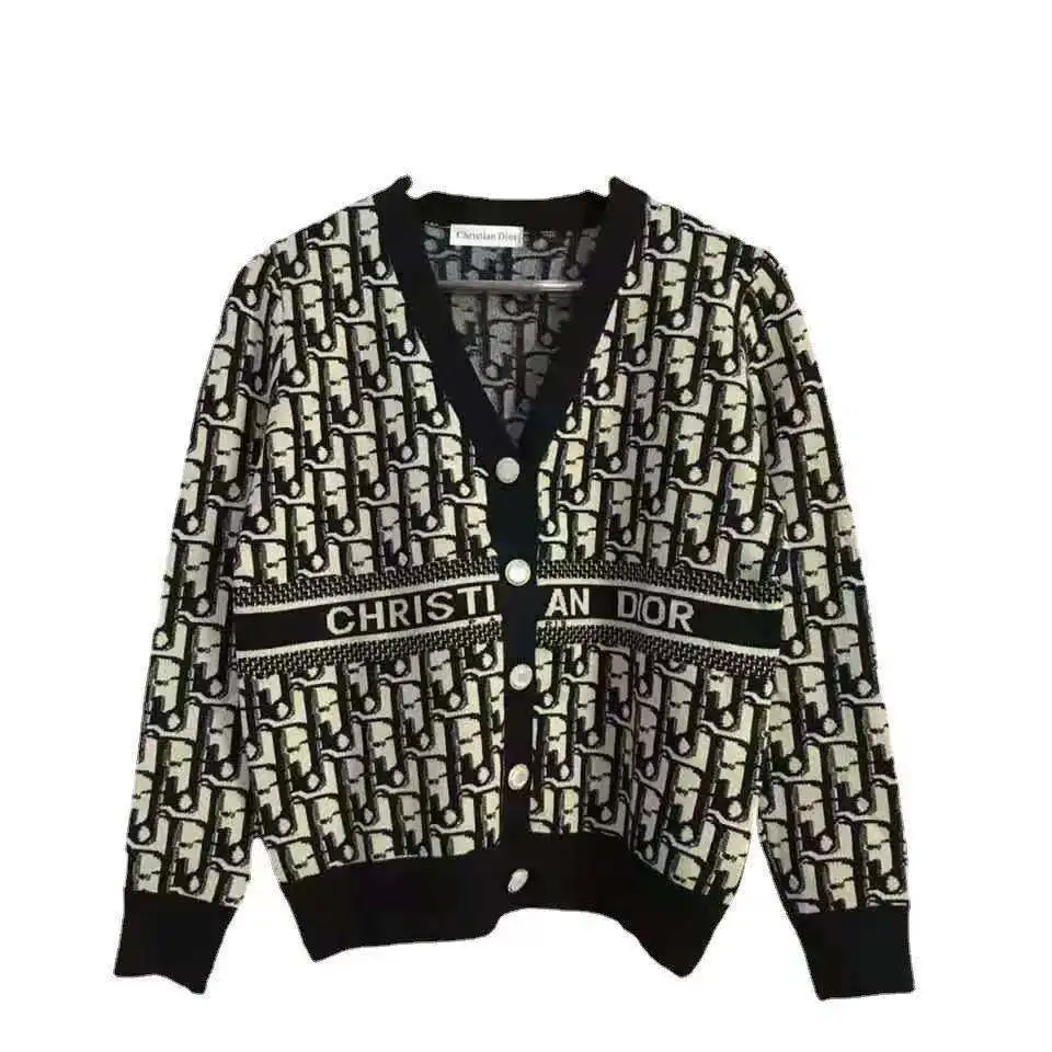 

2021 Spring And Autumn New Korean Version Blouse Fashion Letter Printed Cardigan V-Neck Loose Sweater Women's Fashion