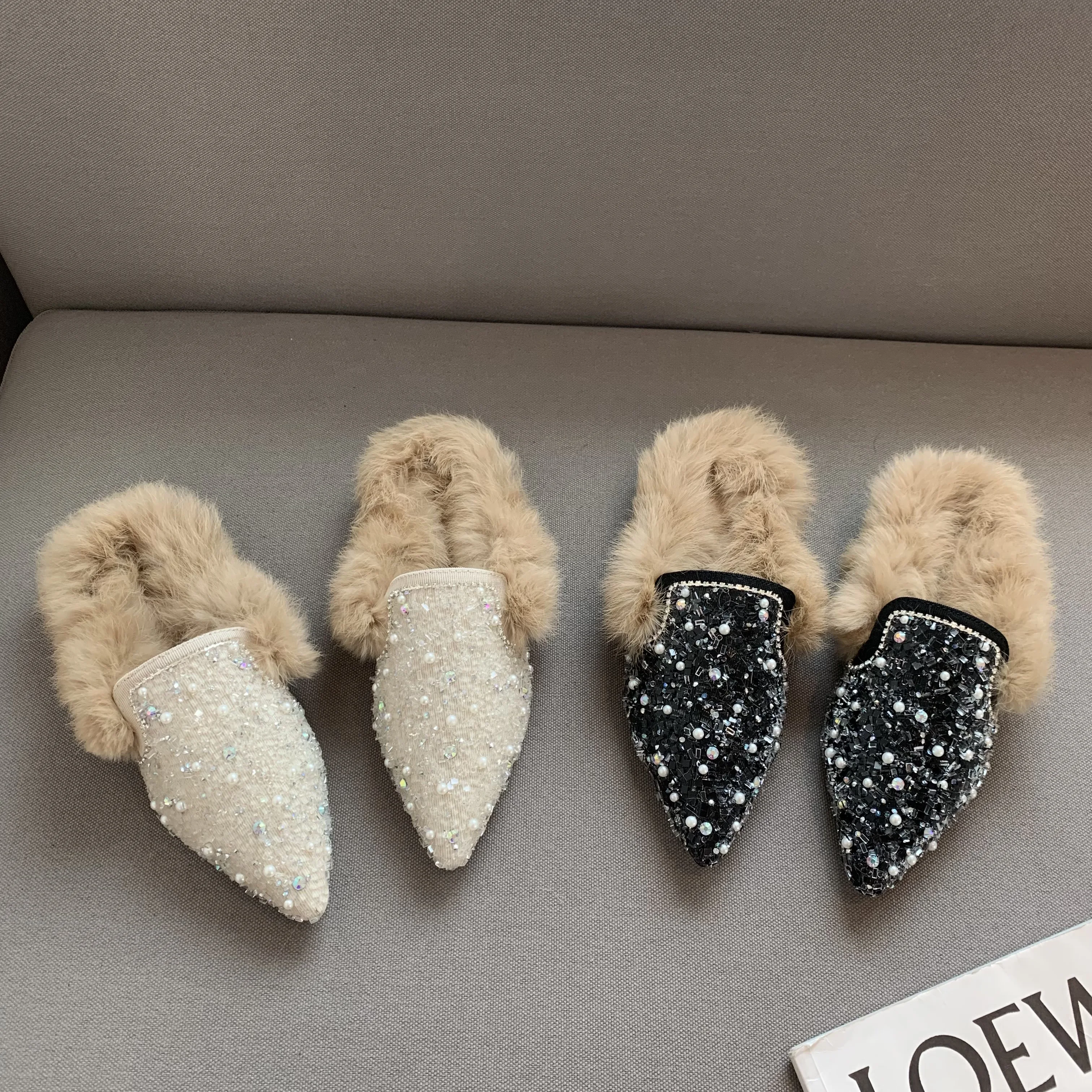 

Women Flats Fluffy Shoes Fur Winter Warm Luxuries Mules Designer Shoes Fashion Ladies Slip-on Pointed Toe Slippers Fuzzy Plush