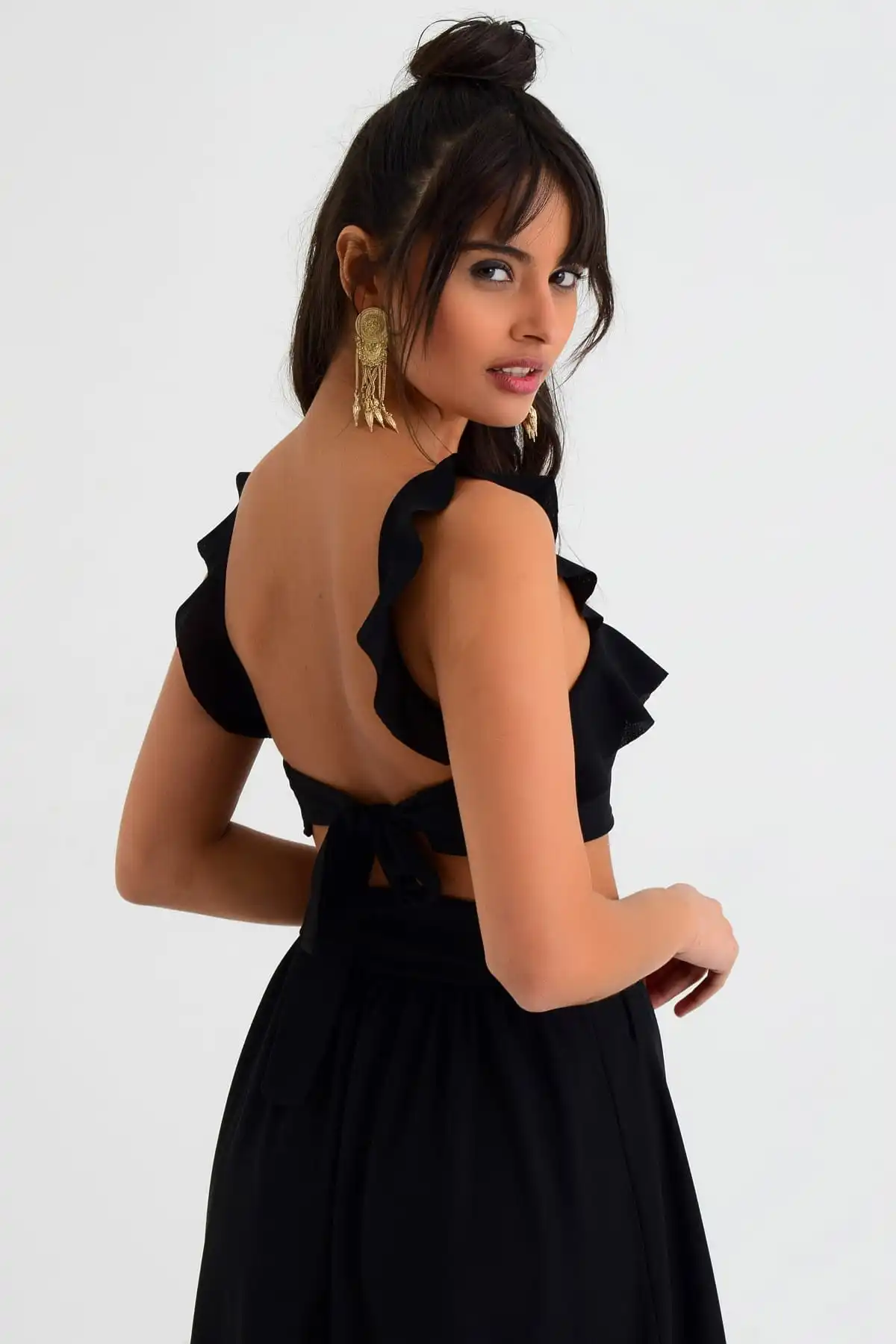 Крутая и сексуальная женская черная боковая ластовица с воланами бюстье