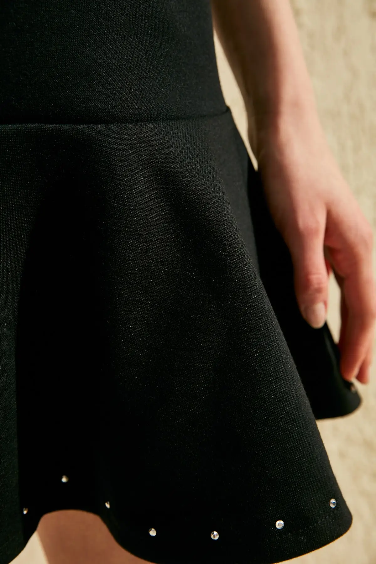 Трикотажное платье с воланами | Женская одежда