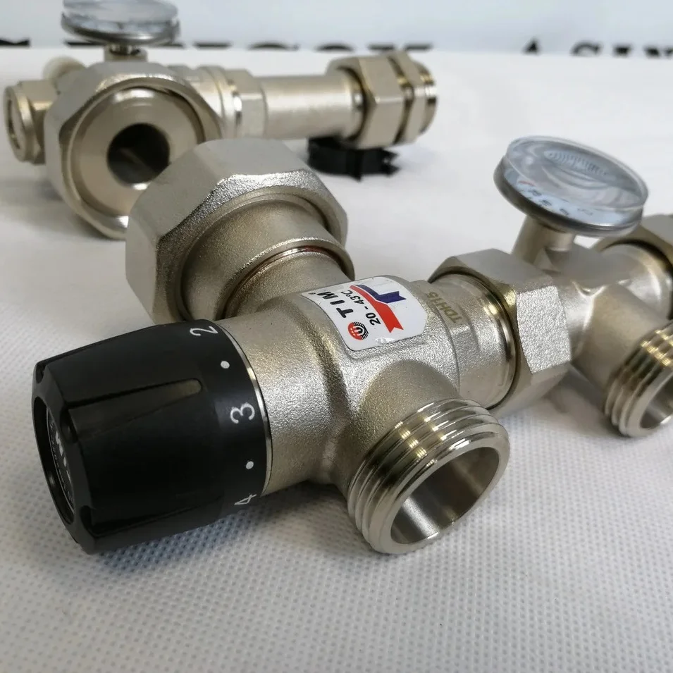 343. M306-4 торцевой набор для коллекторной группы. для воды 16х16 ц/ц vtm (vt. кран шаровый с цангой 16х16 стм. тройник1|2+сливный кран.