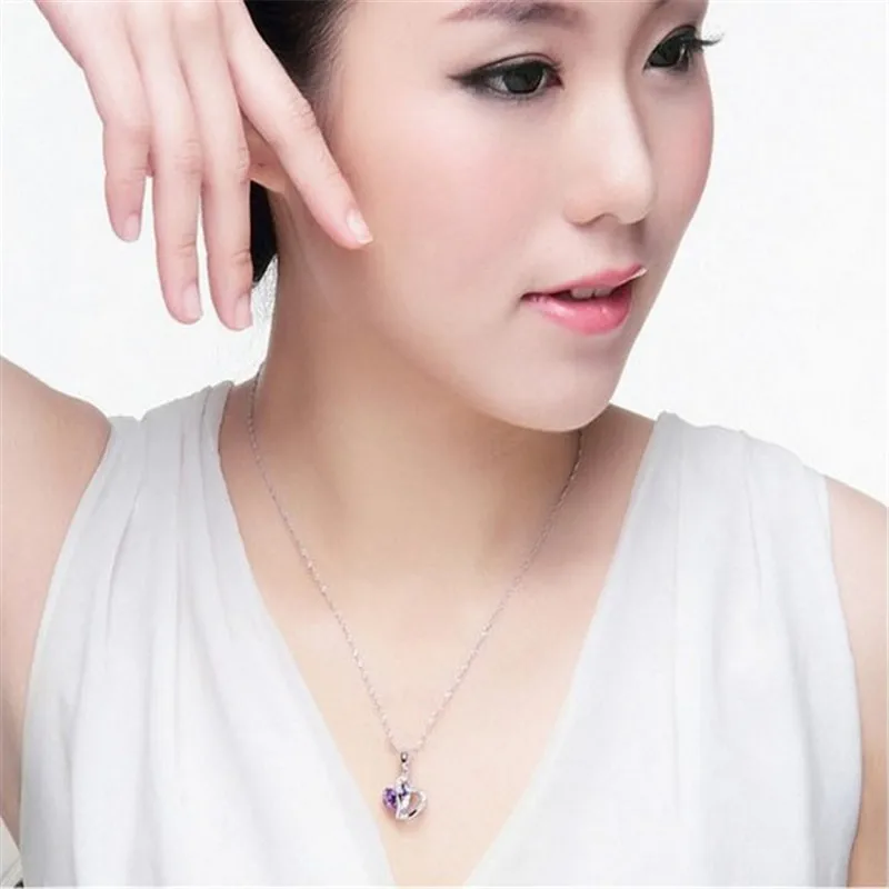 Новейшая мода женское посеребренное ожерелье с 2 сердечками из фианита