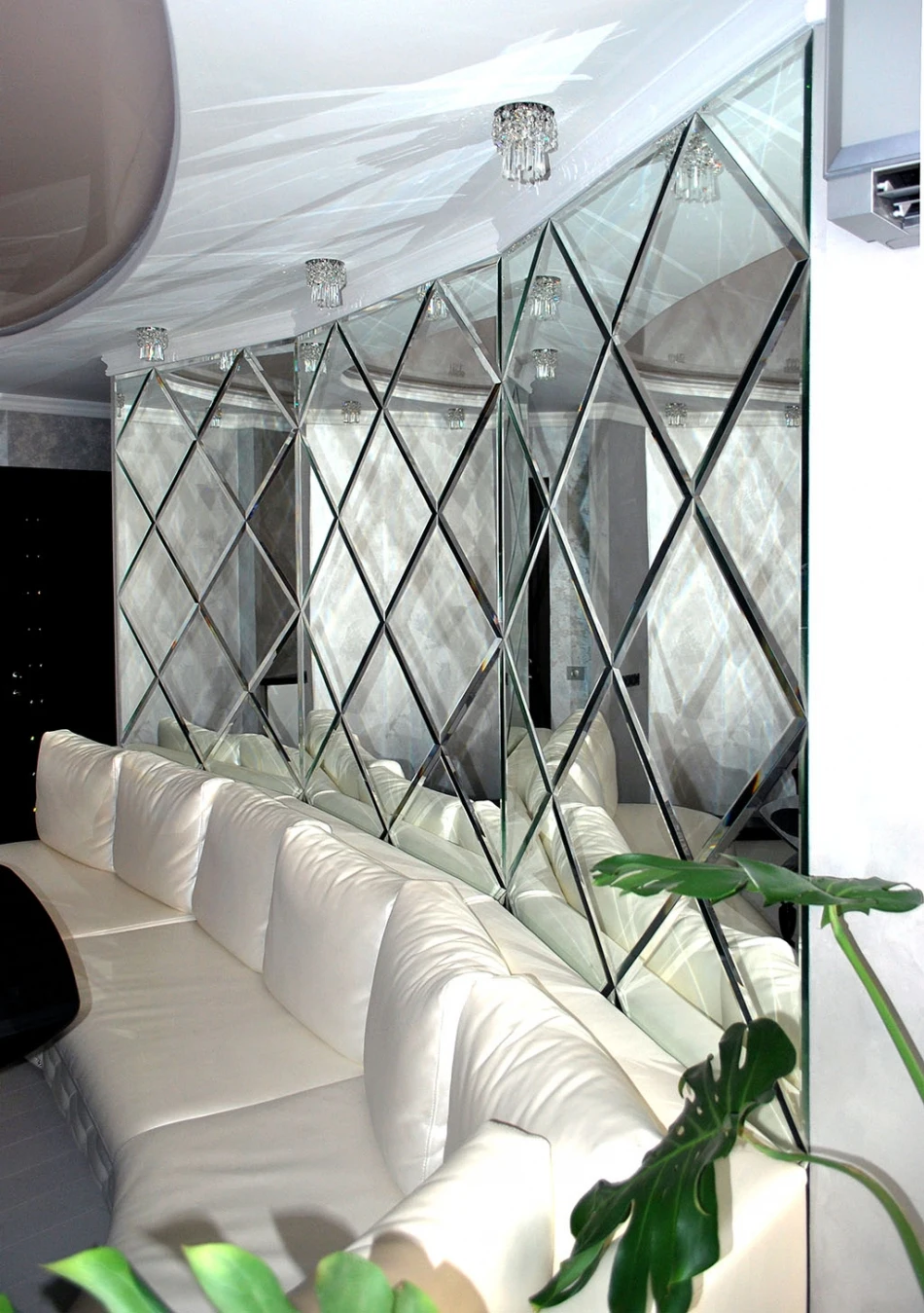 Панно 85х127 5 см из зеркальной плитки 30х30 с фацетом 10 мм |