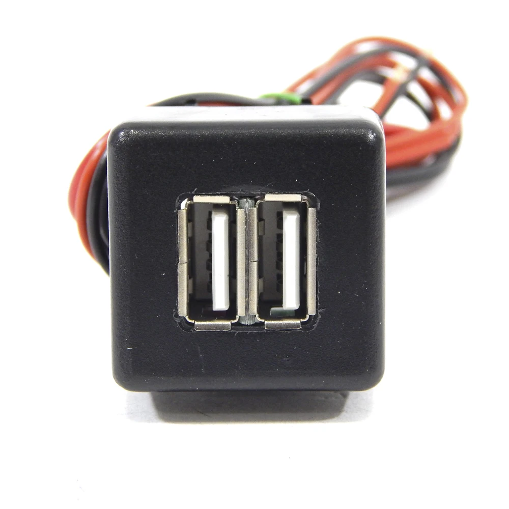 USB А​втомобильное зарядное устройство LADA 2110 2111 2112 |