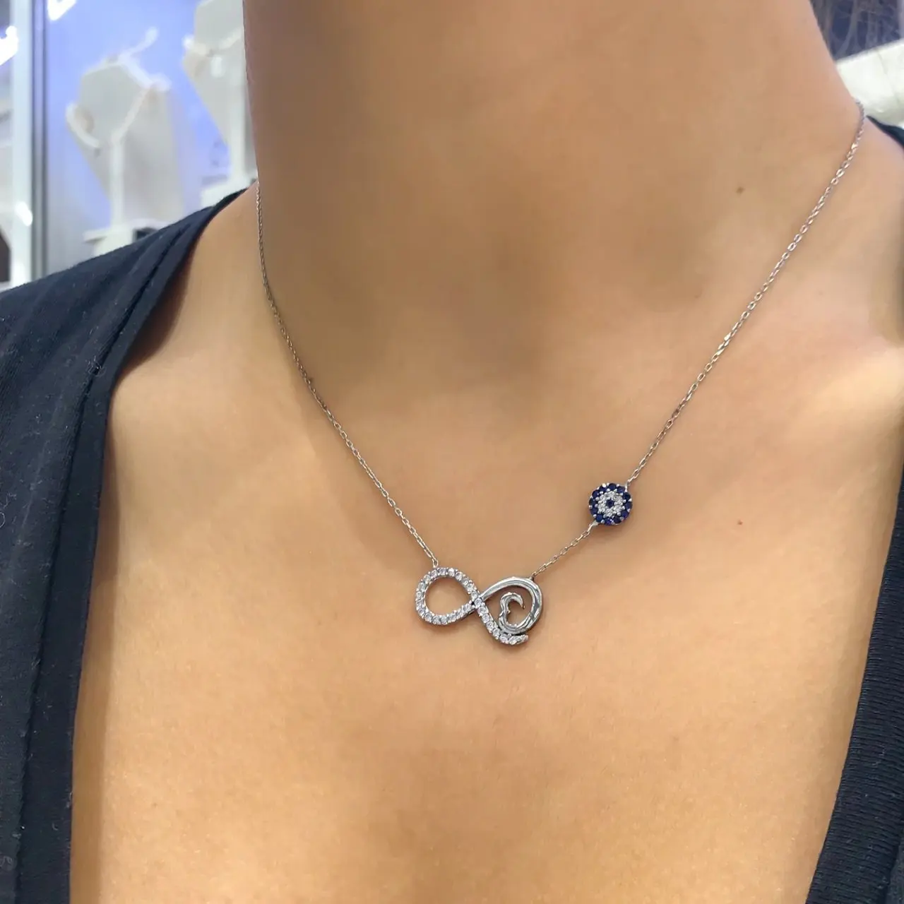 

Серебряное ожерелье Infinity Tiny Heart Design