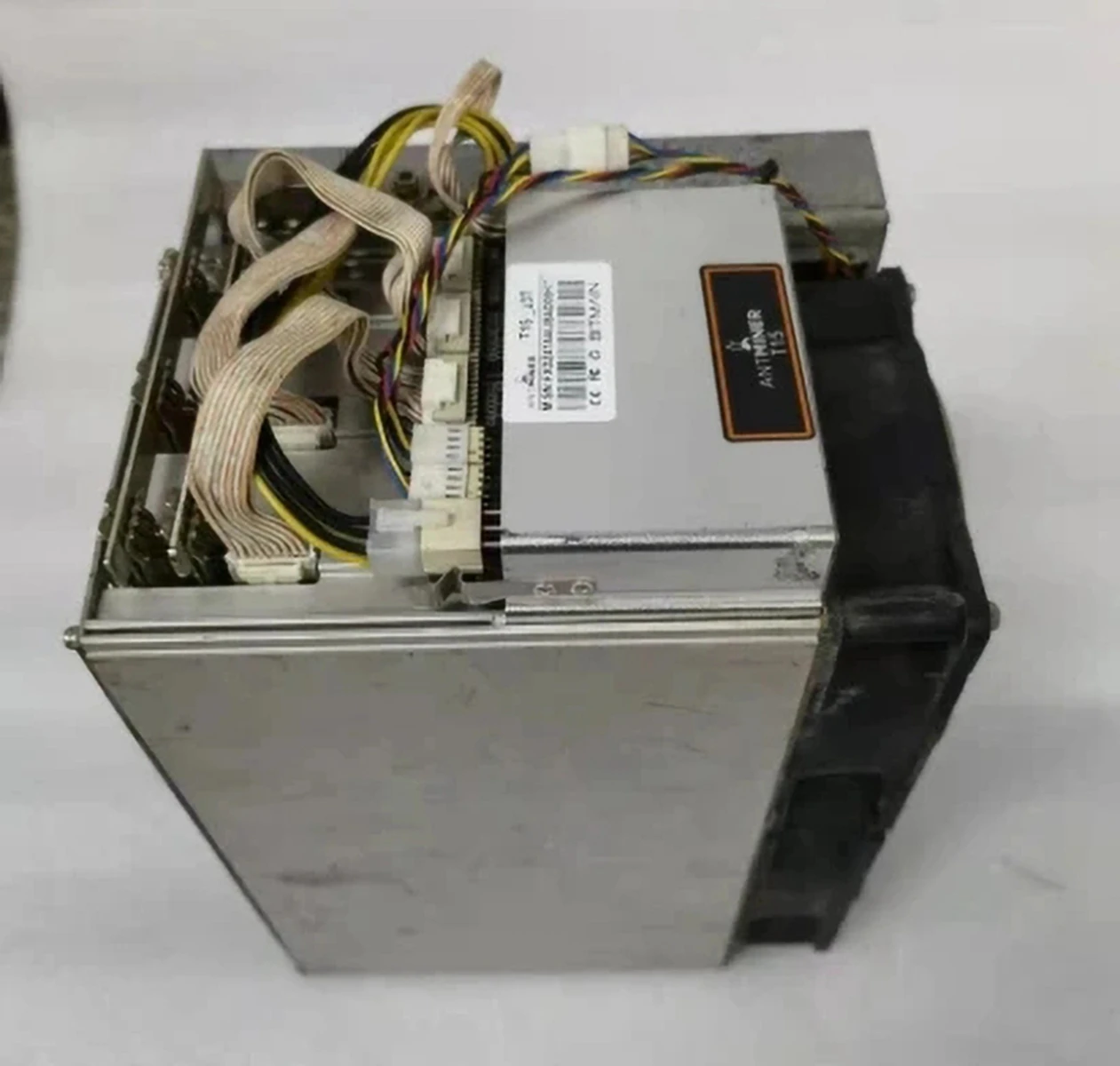 Сохраняет тепло путем майнинга отремонтированный и использованный