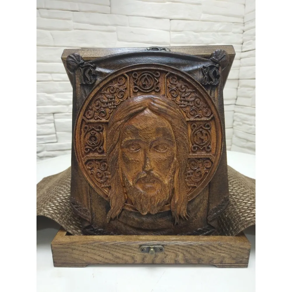 Иконы Господа Вседержителя Резная икона Спас Нерукотворный массив ясеня