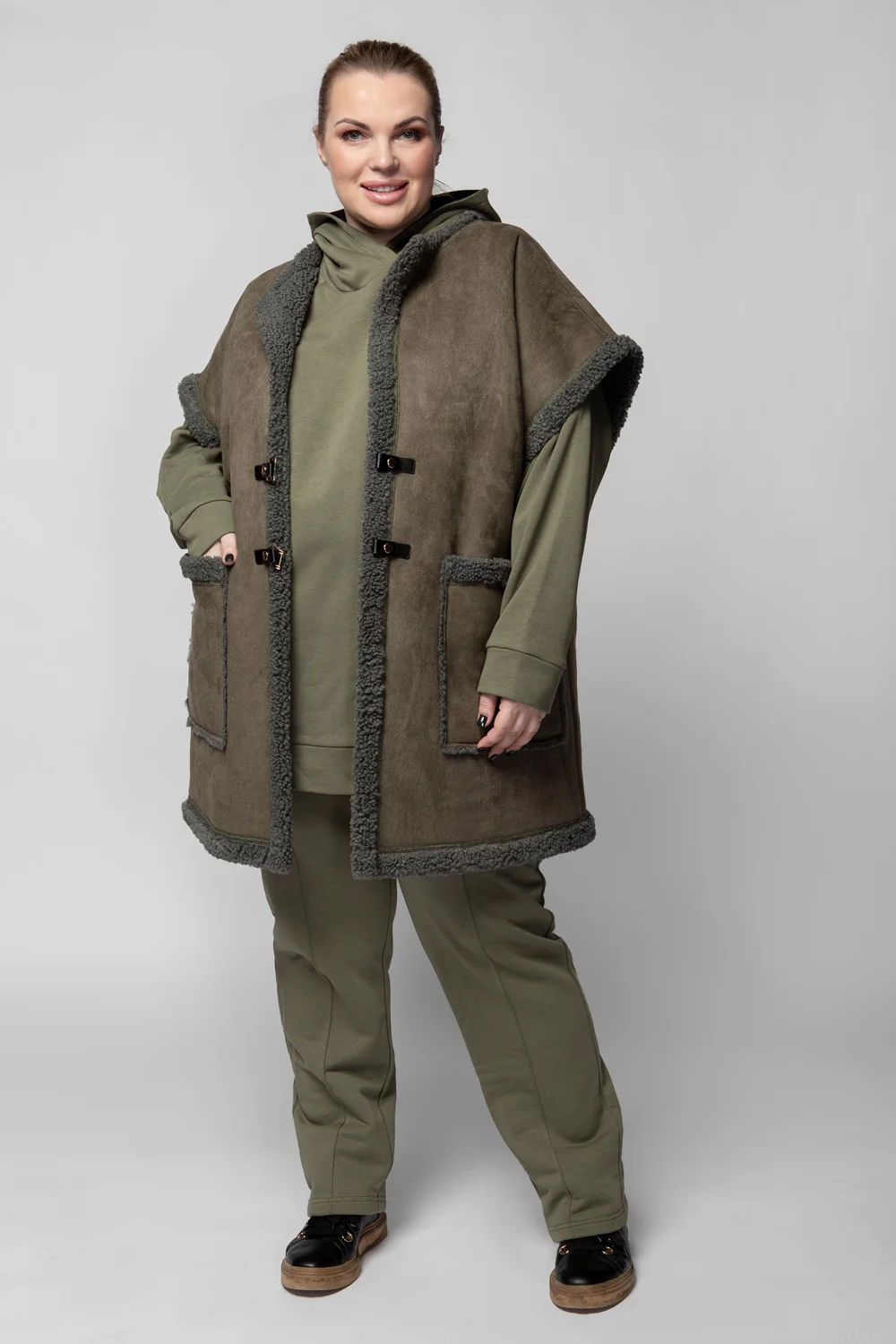 АРТЕССА жилет женский утепленный удлиненный офисный трикотажный классический RUS