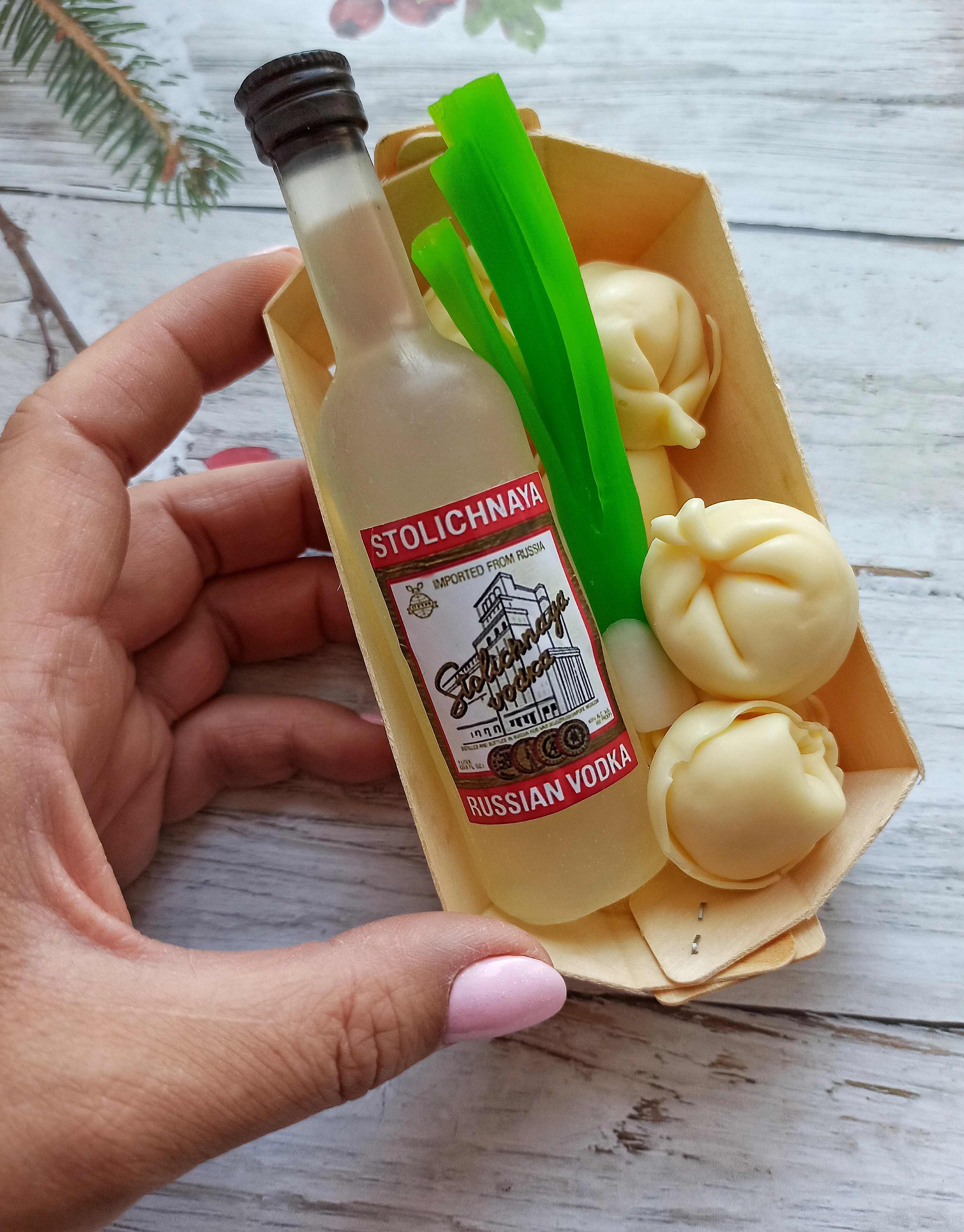 мыло ручной работы в форме бутылочки и пельмешек / прикольный набор подарок