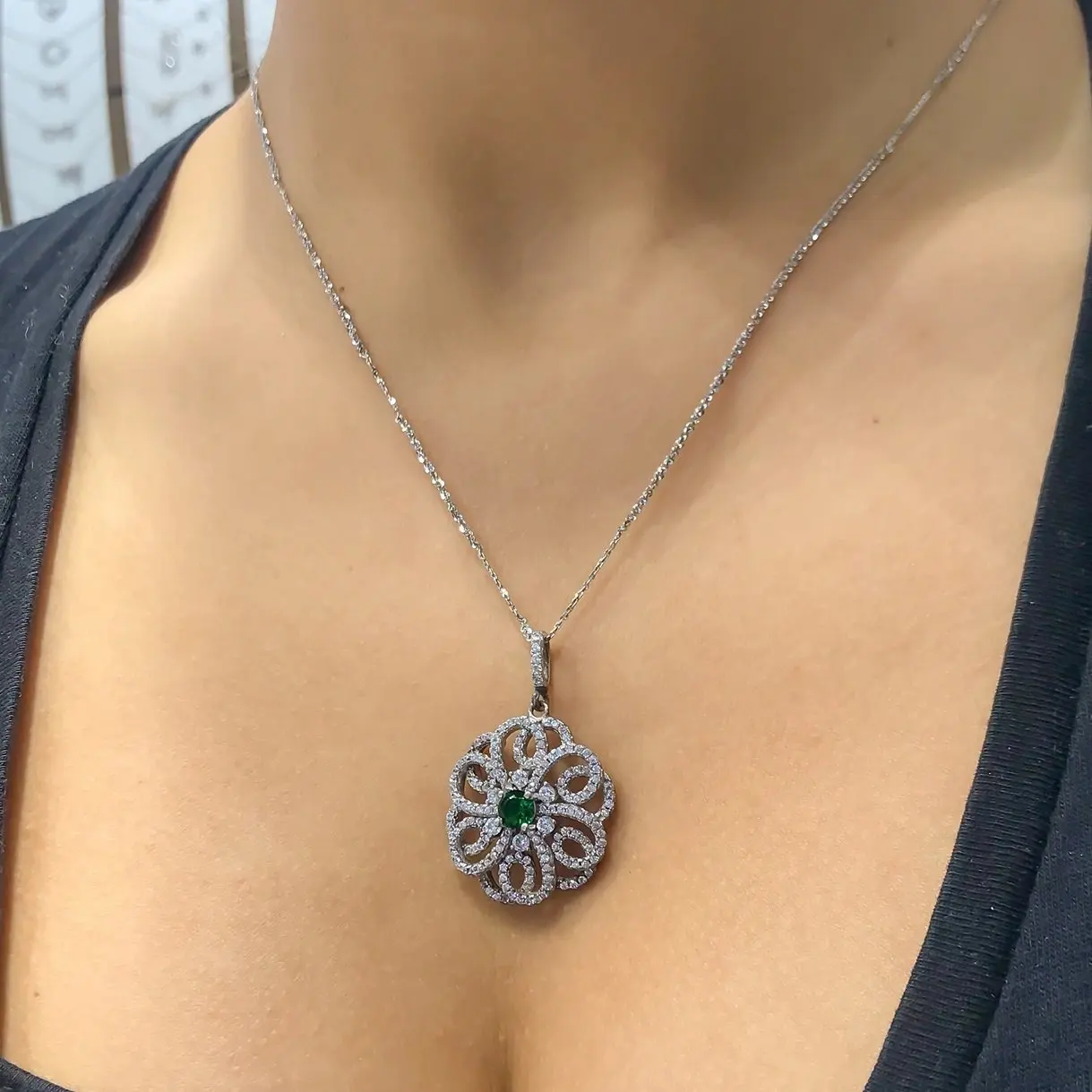 Специальный дизайн изумрудно-зеленое итальянское серебряное ожерелье |