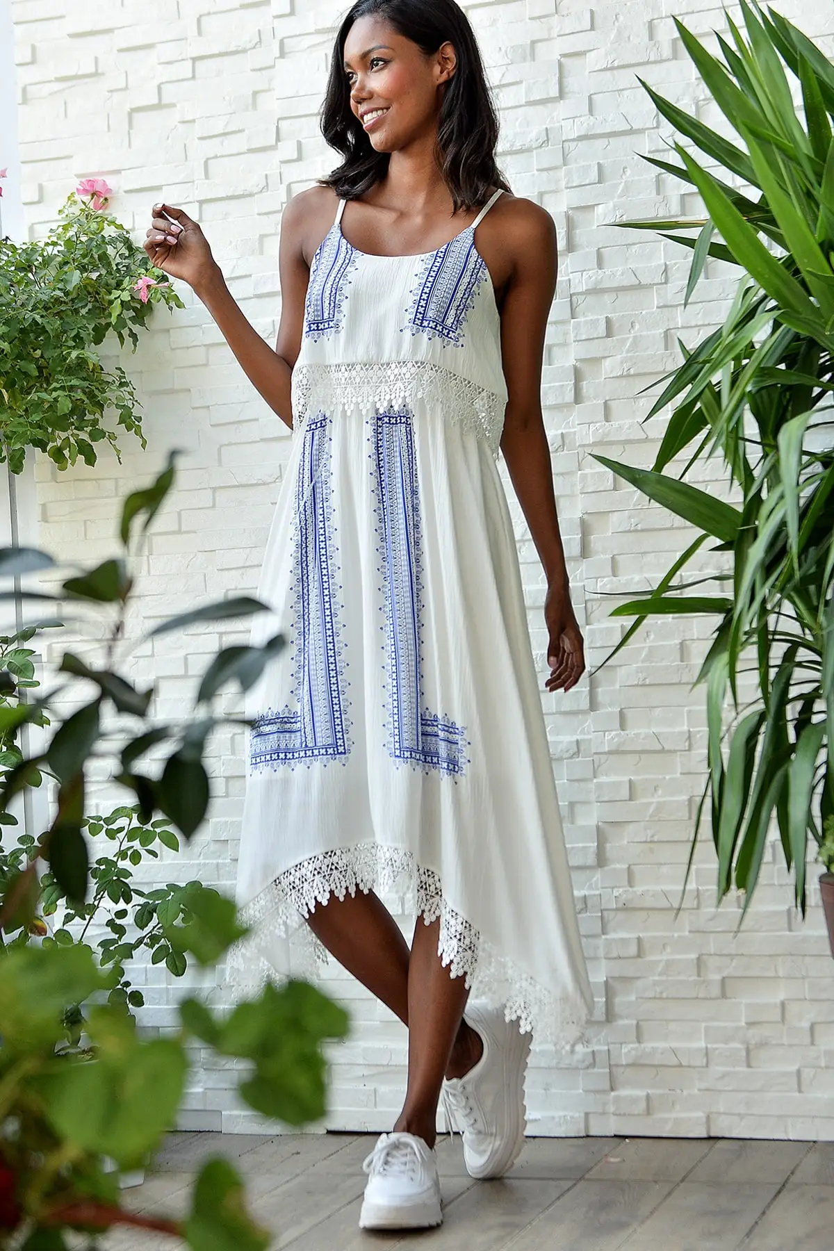 Тренд: Alacati стиль Женщины Белый Холтер спинки крест выстроились Fisto Detail платье