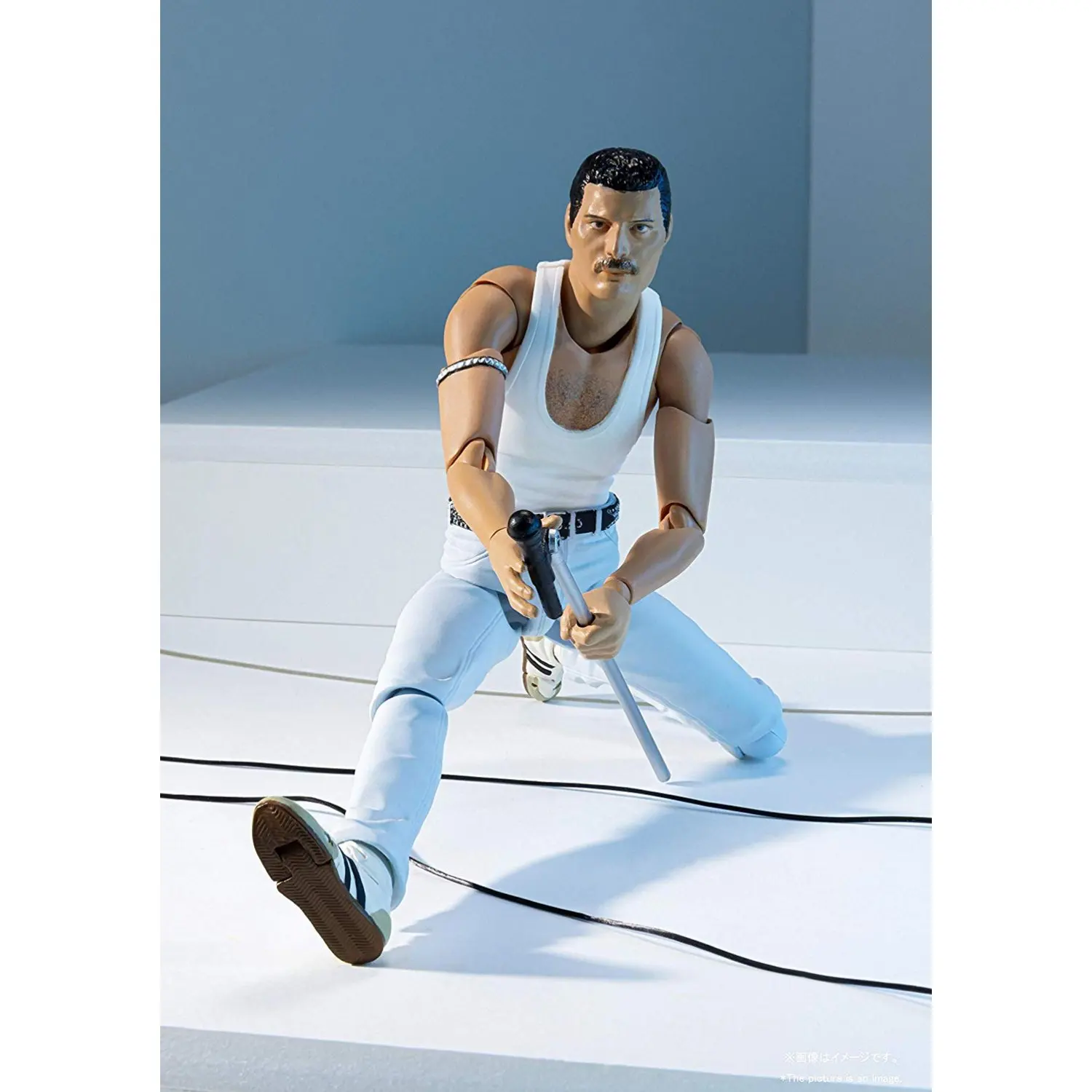 Фигурка S.H.Figuarts - Фредди Меркьюри (Live Aid версия) |